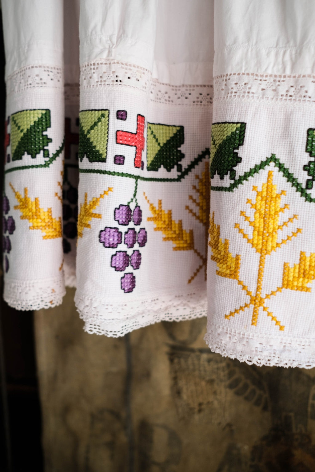1960's French Cross Stitch Church Smock / 法國十字繡牧師罩衫