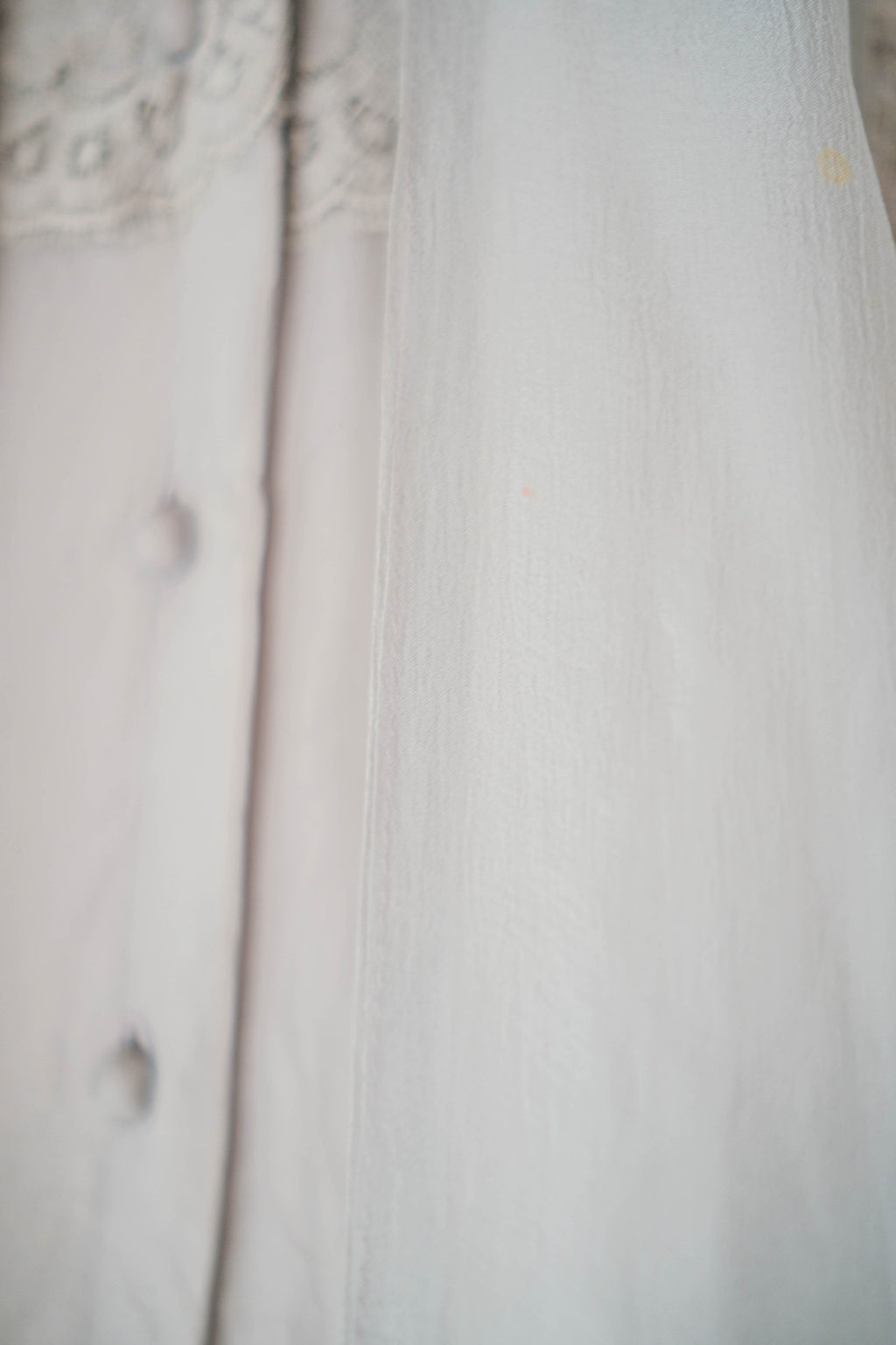 1970's Pleated Sleeve Lace Dress / 迷霧細摺袖蕾絲薄洋裝