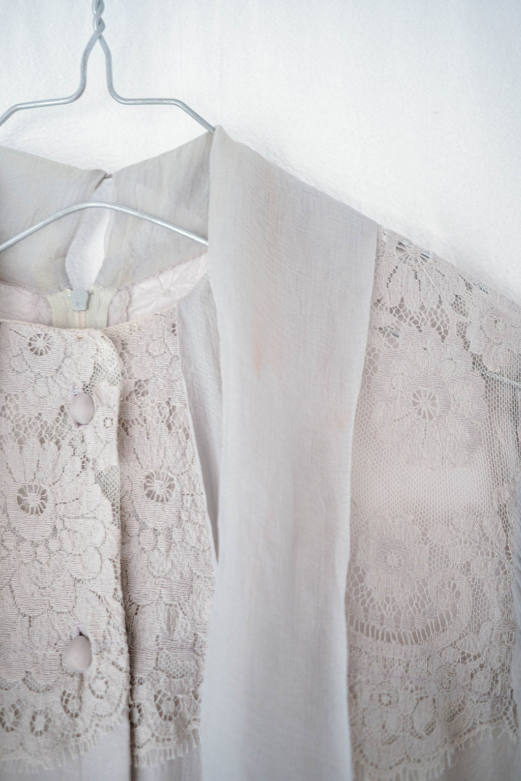 1970's Pleated Sleeve Lace Dress / 迷霧細摺袖蕾絲薄洋裝