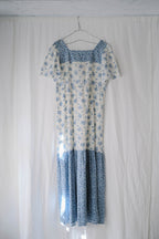 1970's Blue Floral Dress  / 水藍碎花黃線壓紋洋裝