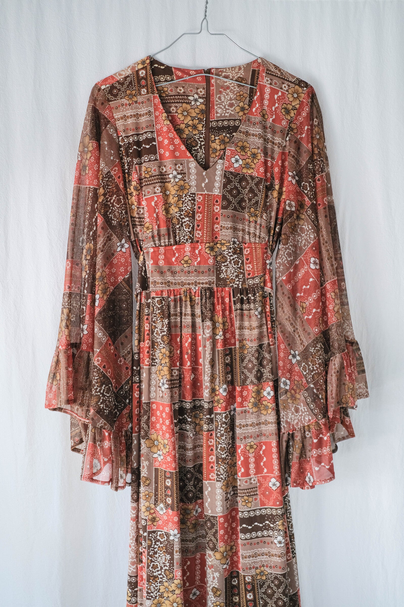 1970's Floral Flare Sleeve Maxi Dress