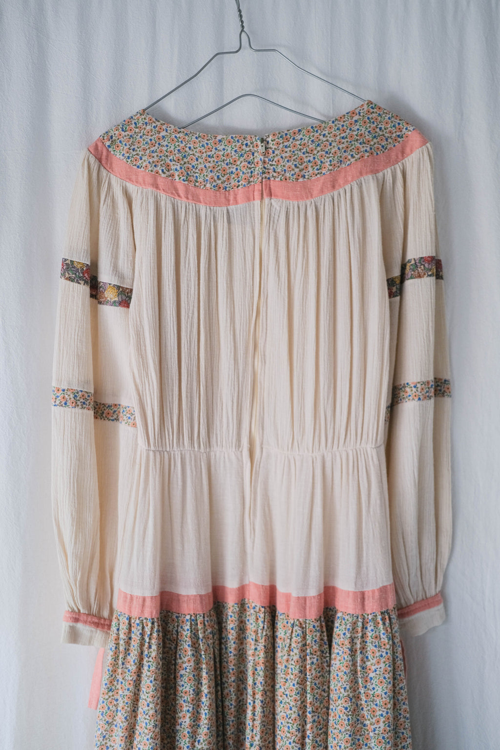1970’s Tiered Cotton Gauze Belted Dress / 鄉村風棉紗拼接花布蛋糕長裙
