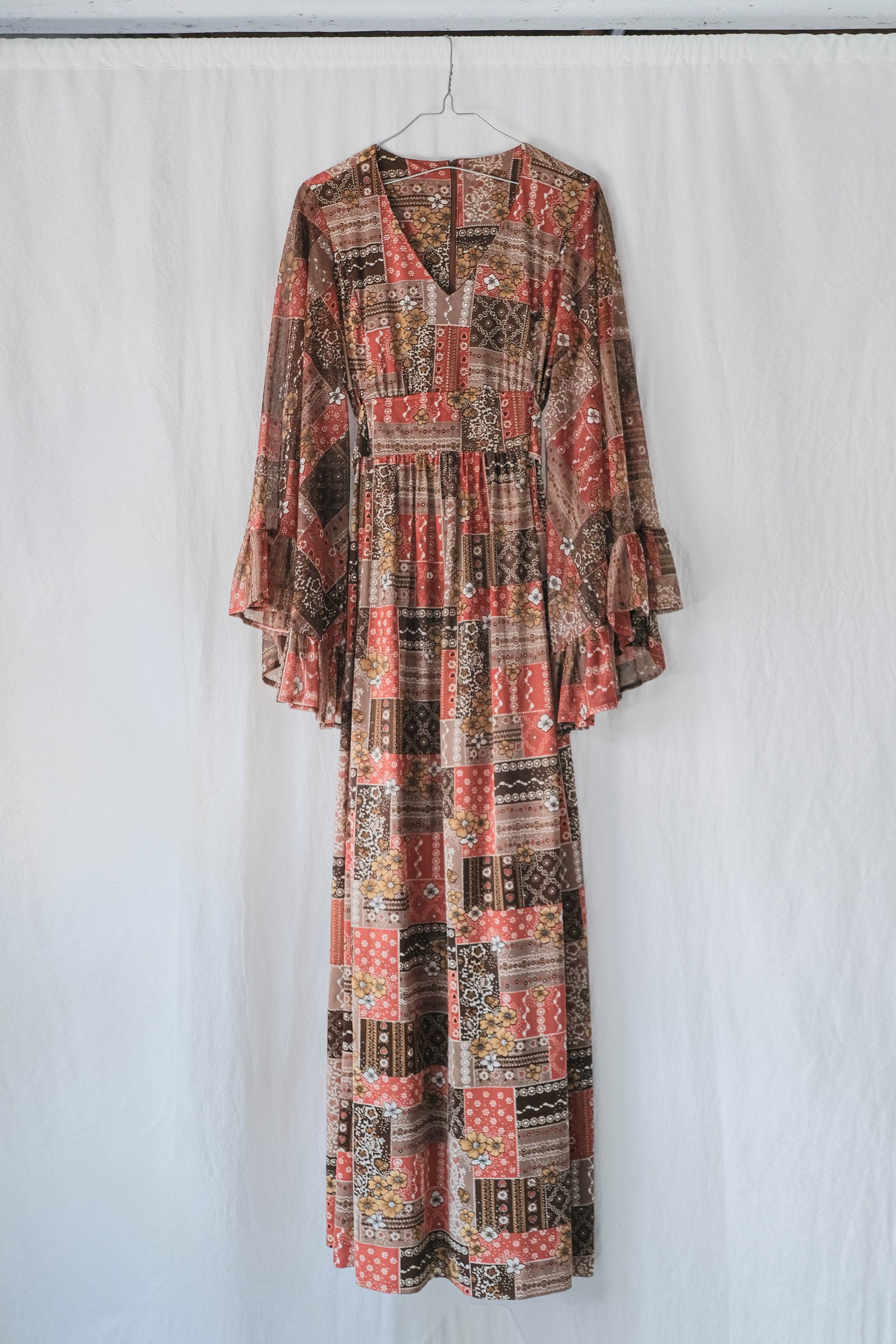 1970's Floral Flare Sleeve Maxi Dress