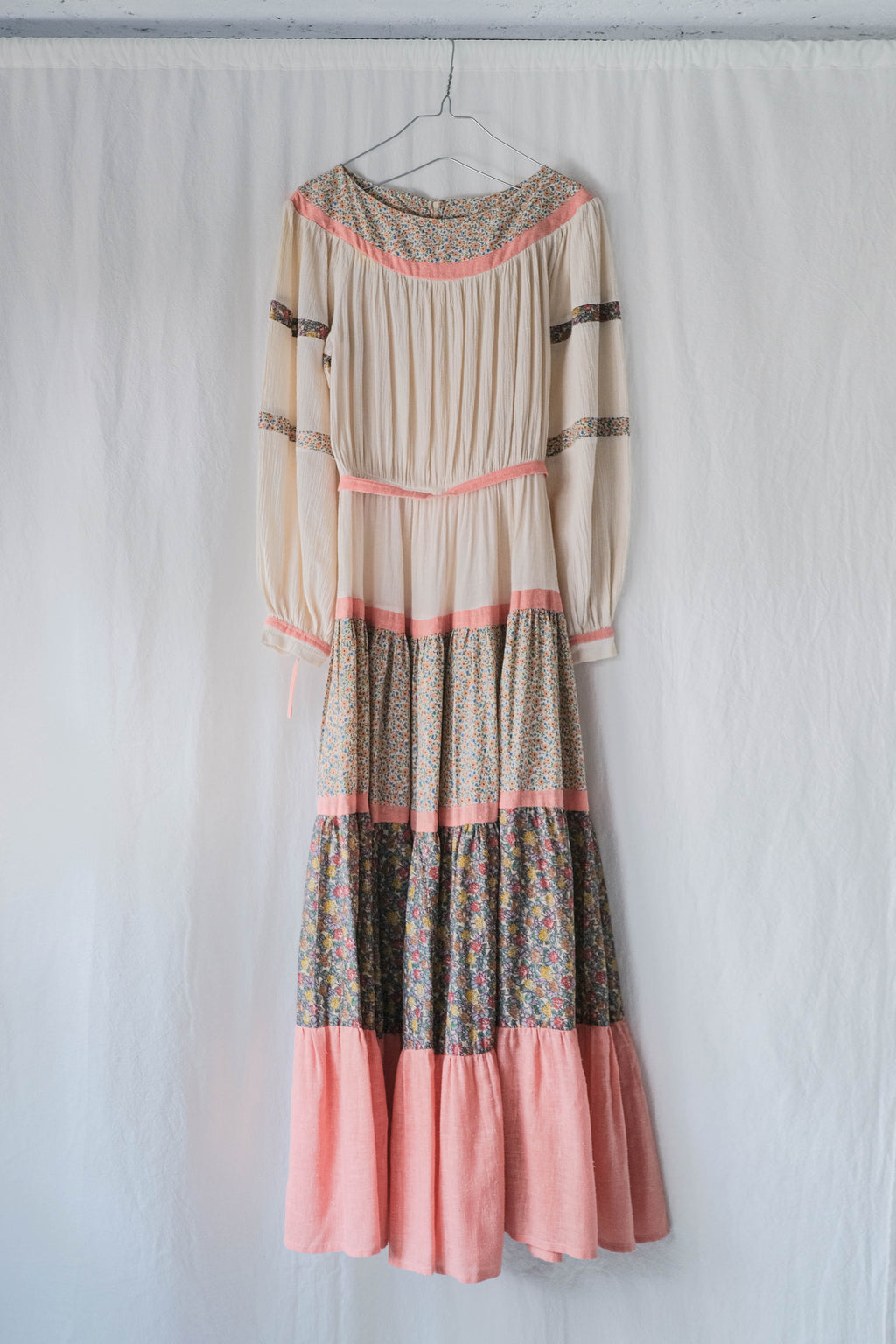 1970’s Tiered Cotton Gauze Belted Dress / 鄉村風棉紗拼接花布蛋糕長裙