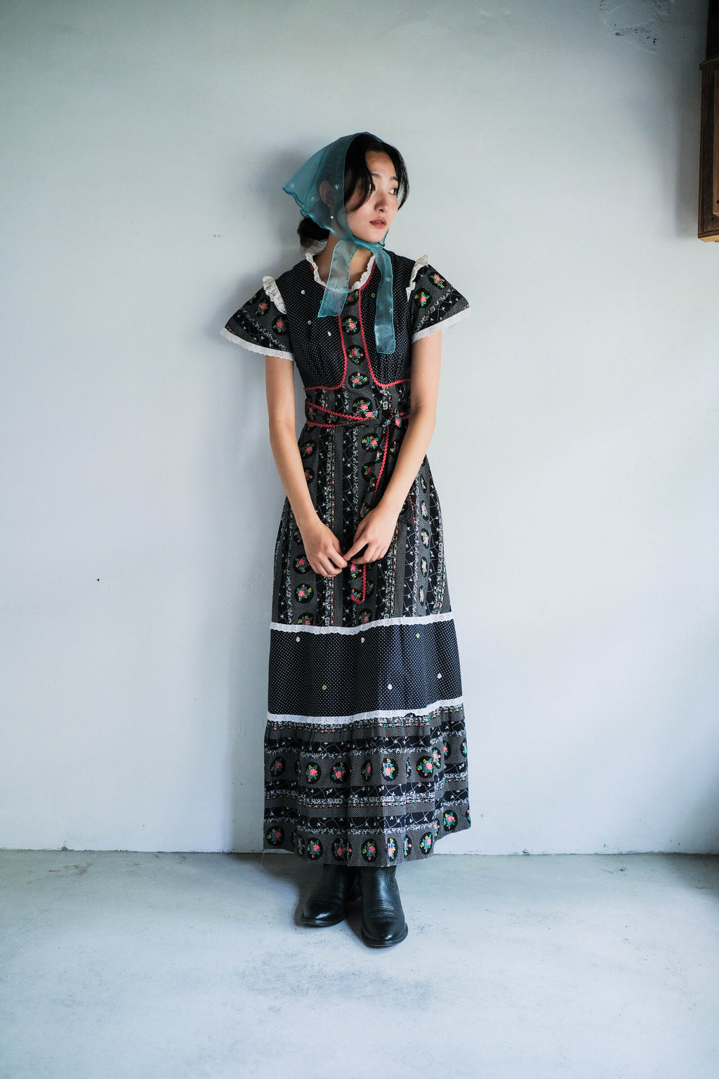 1970's Ethnic Style Floral Print Lace Dress / 民族感拼接花布水玉洋裝