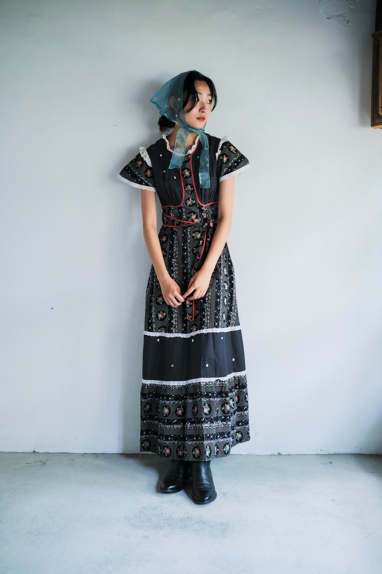 1970's Ethnic Style Floral Print Lace Dress / 民族感拼接花布水玉洋裝
