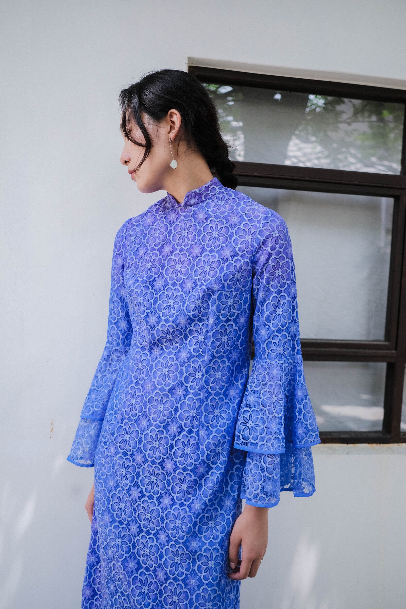 1970's Lace Flare Sleeve Dress / 藍花丹喇叭袖連衣裙