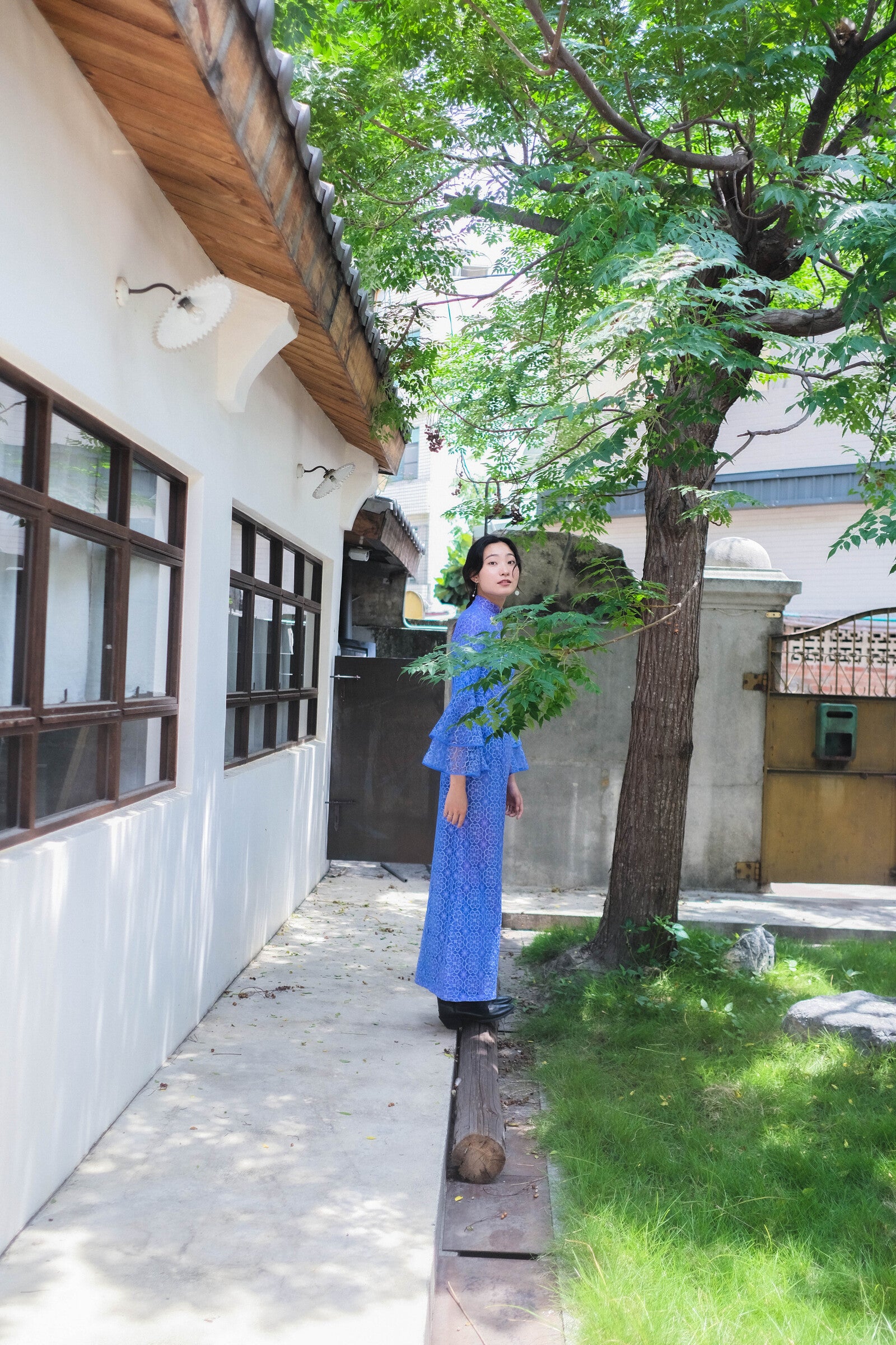 1970's Lace Flare Sleeve Dress / 藍花丹喇叭袖連衣裙
