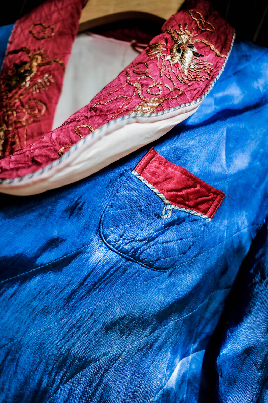1950's Hand Embroidered Dragons Souvenir Smoking Jacket / 手工刺繡龍紋紀念吸煙裝