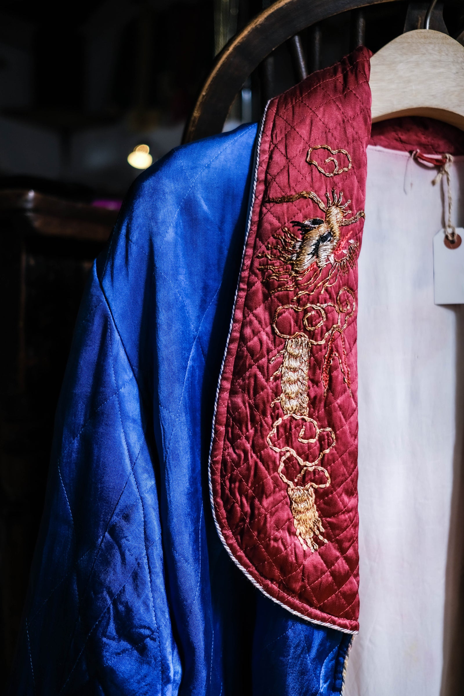 1950's Hand Embroidered Dragons Souvenir Smoking Jacket / 手工刺繡龍紋紀念吸煙裝
