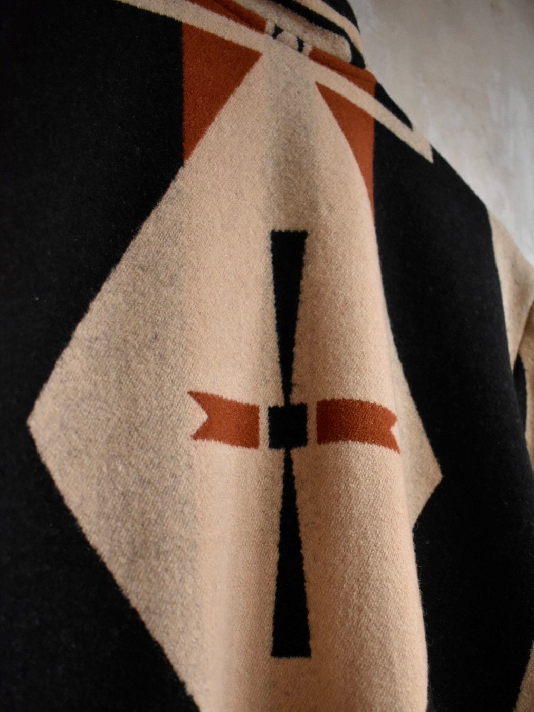 Native Jackets,etc. Cheyenne Eagle Blanket Coat by Ben Nighthorse Campbell. / 夏安老鷹羊毛毯子大衣