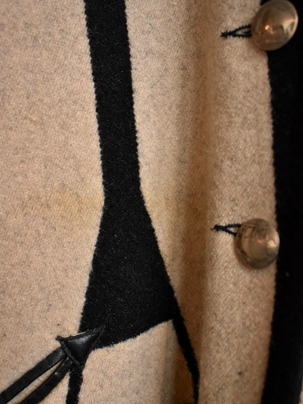 Native Jackets,etc. Cheyenne Eagle Blanket Coat by Ben Nighthorse Campbell. / 夏安老鷹羊毛毯子大衣