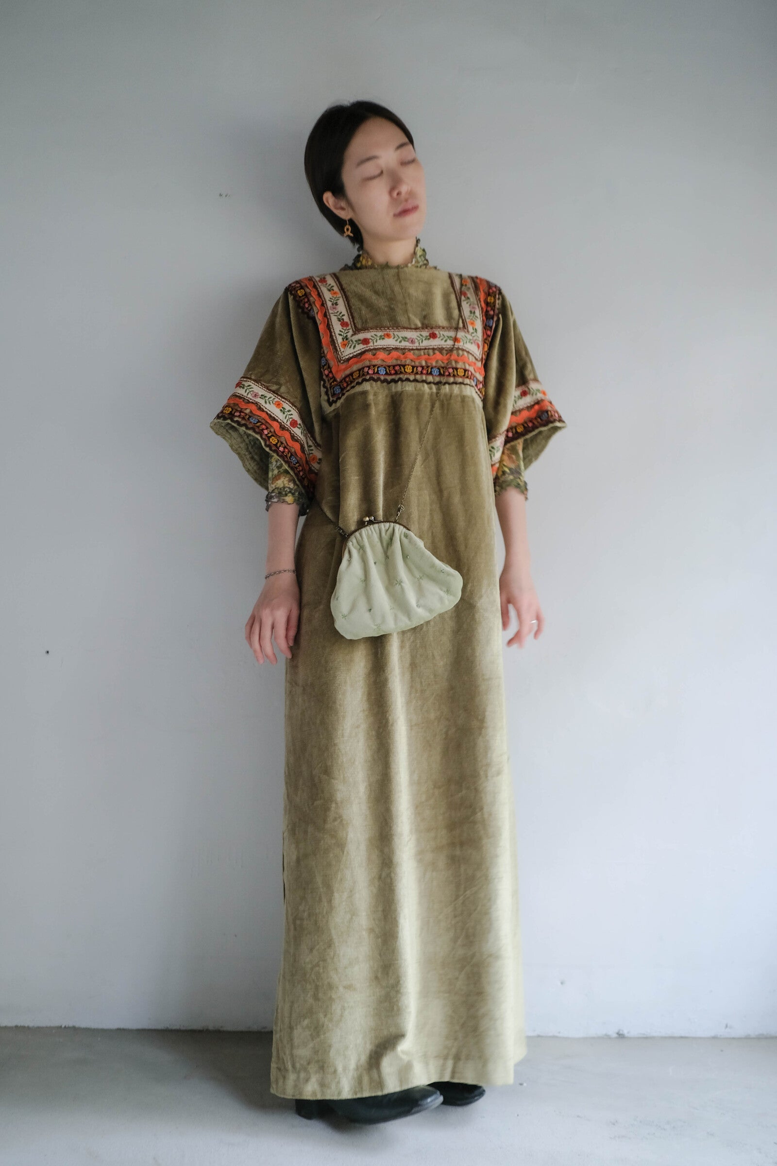 1970's Swiss Velvet Dress / 柳茶色瑞士絨感洋裝