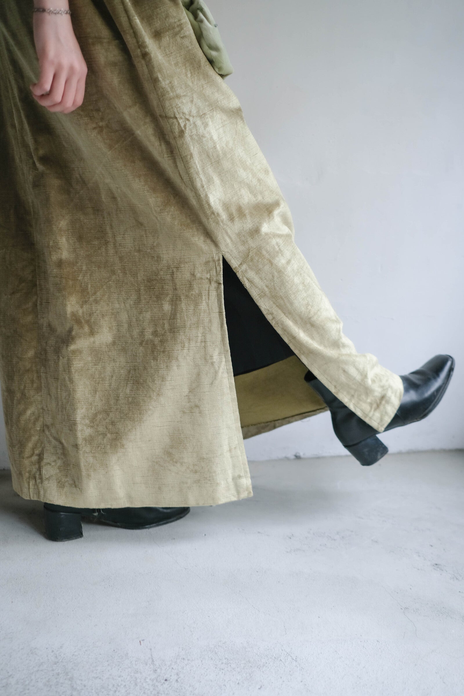 1970's Swiss Velvet Dress / 柳茶色瑞士絨感洋裝