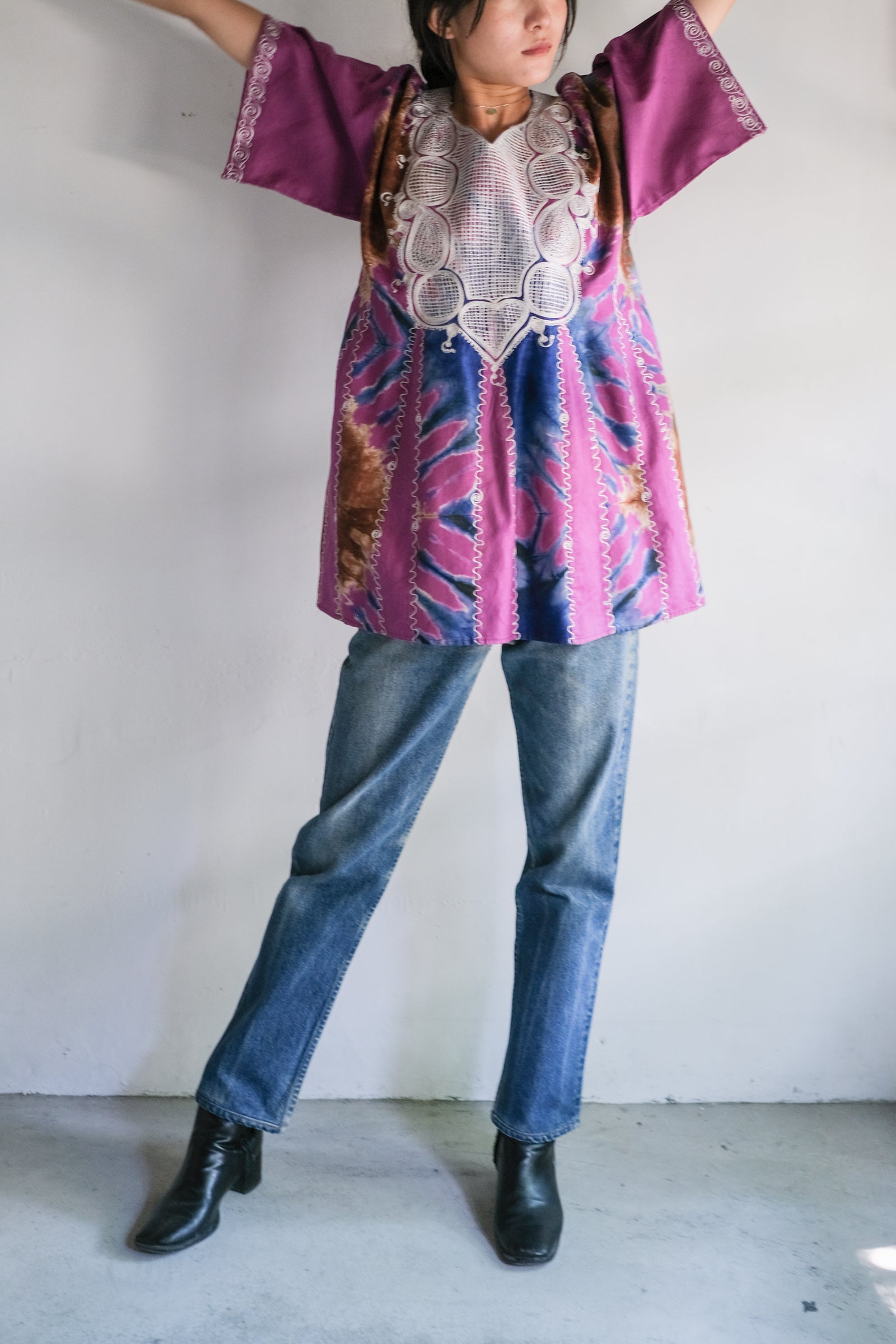 Vintage African Tie-Dyed Embroidered Shirt / 非洲紮染刺繡幻紫色民族衫