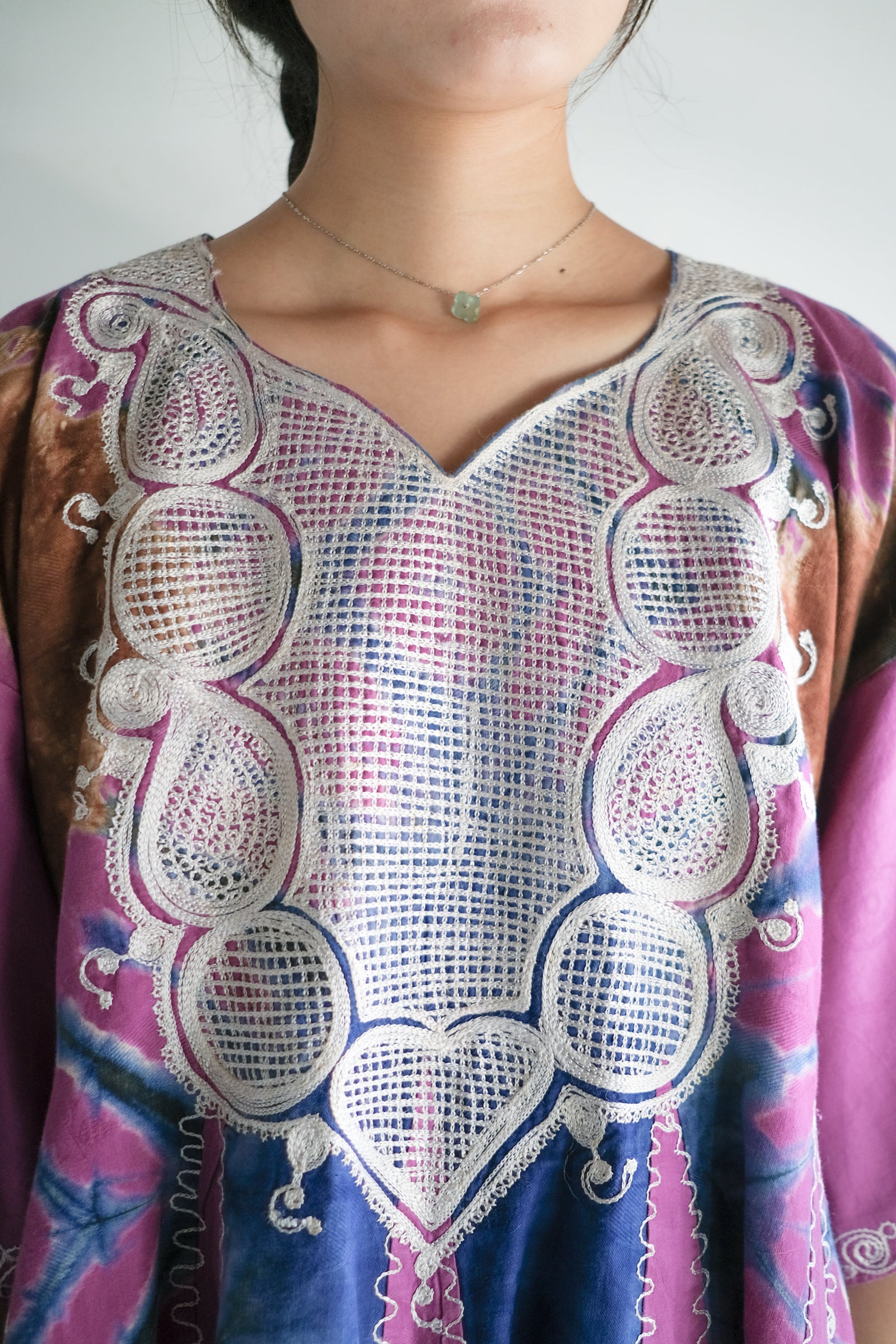 Vintage African Tie-Dyed Embroidered Shirt / 非洲紮染刺繡幻紫色民族衫