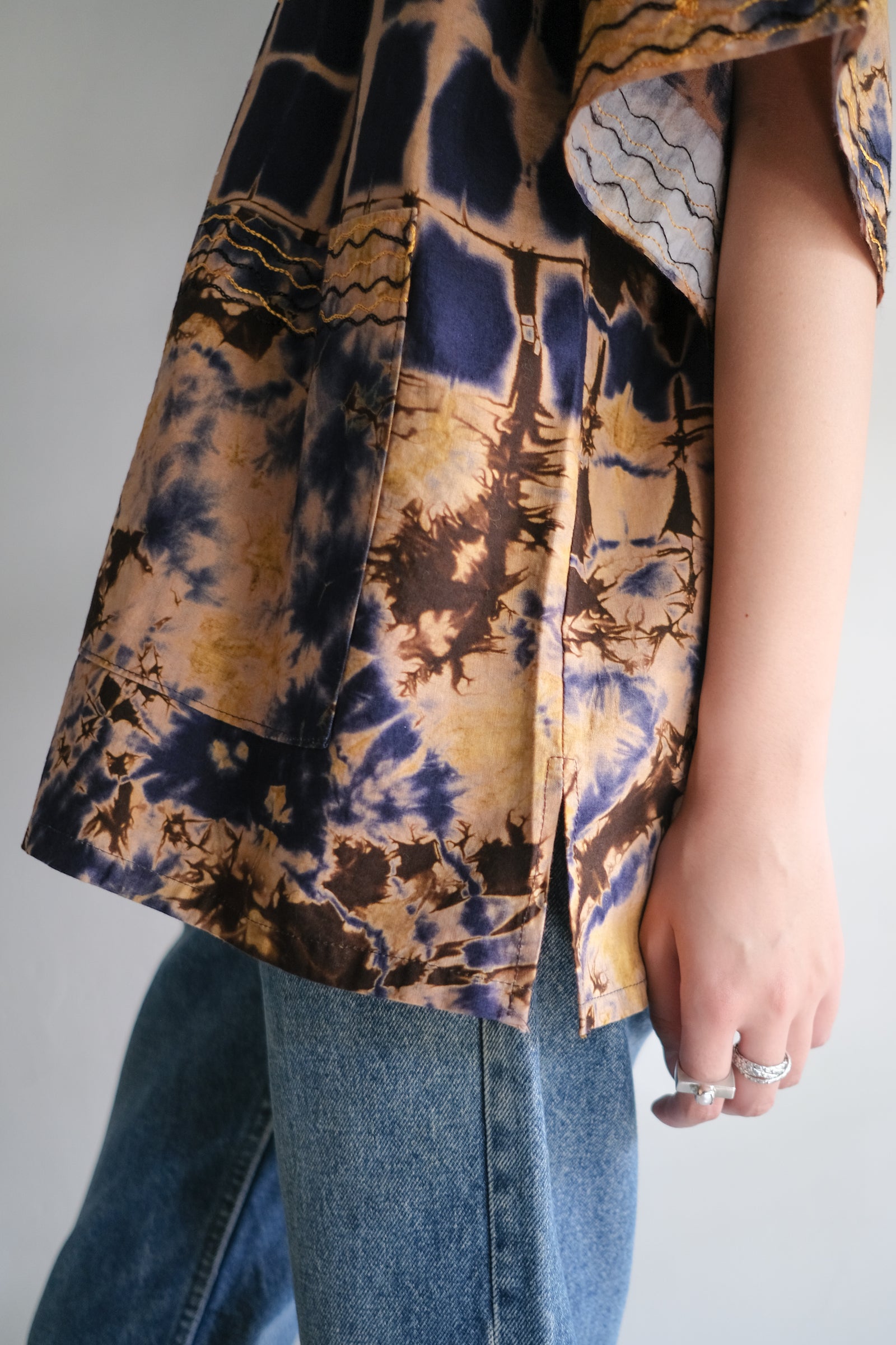 Vintage African Tie-Dyed Embroidered Shirt / 非洲紮染刺繡橙藍色民族衫