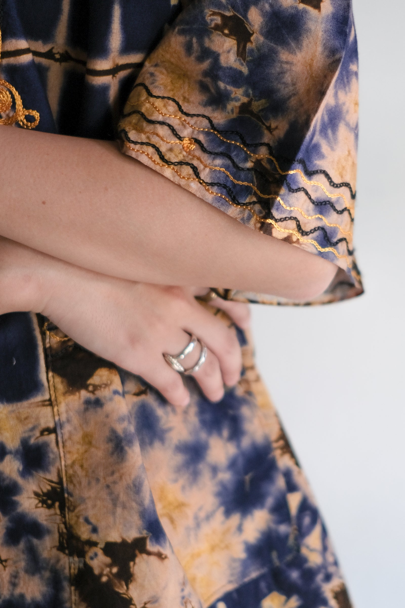 Vintage African Tie-Dyed Embroidered Shirt / 非洲紮染刺繡橙藍色民族衫