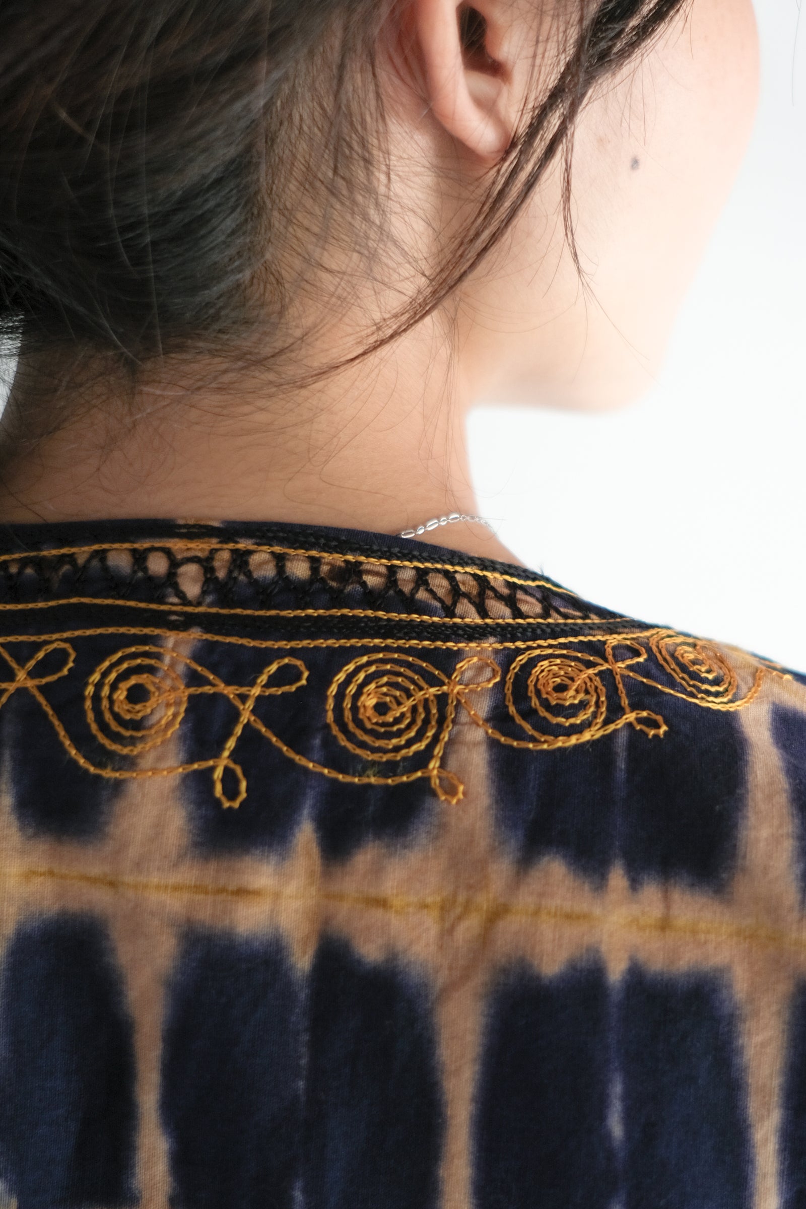 Vintage African Tie-Dyed Embroidered Shirt / 非洲紮染刺繡橙藍色民族衫