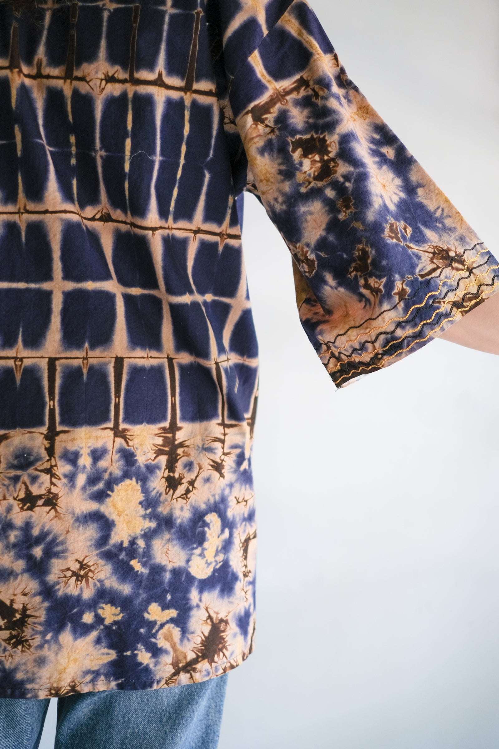 Vintage African Tie-Dyed Embroidered Shirt / 非洲紮染刺繡橙藍色民族衫