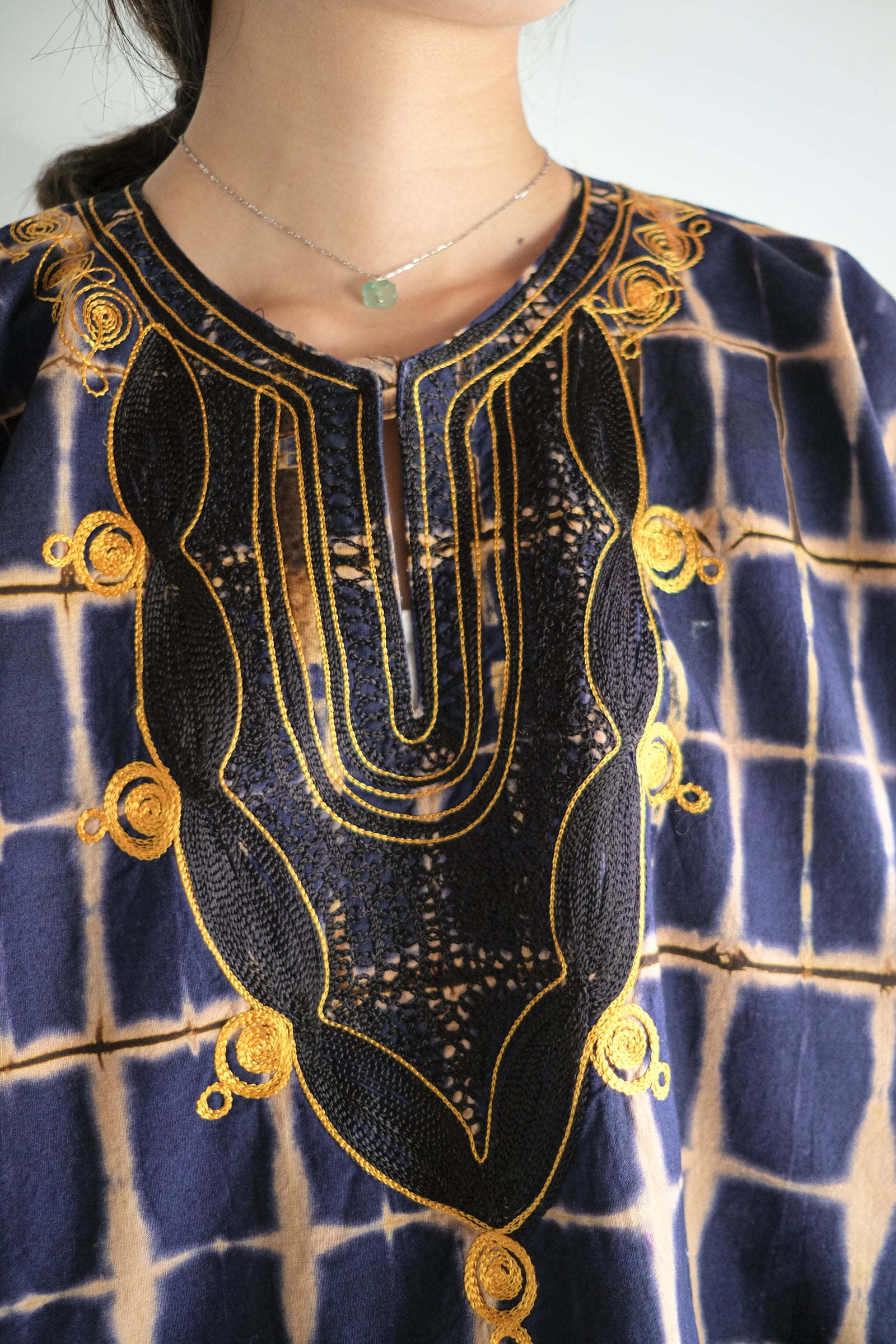 Vintage African Tie-Dyed Embroidered Shirt / 非洲紮染刺繡橙藍色民族衫