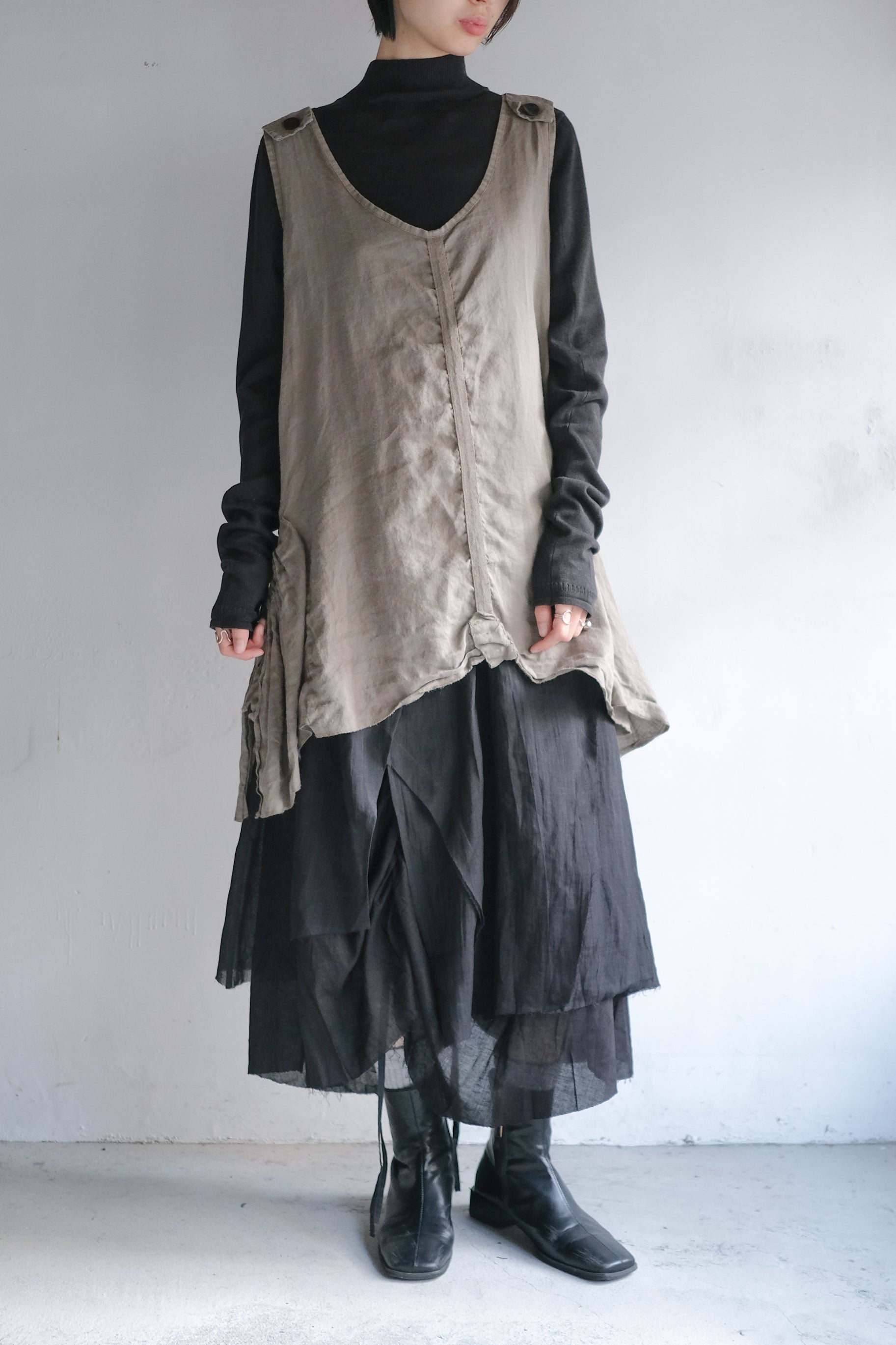 Italian Linen Sleeveless Top / 義大利麻質無袖上衣