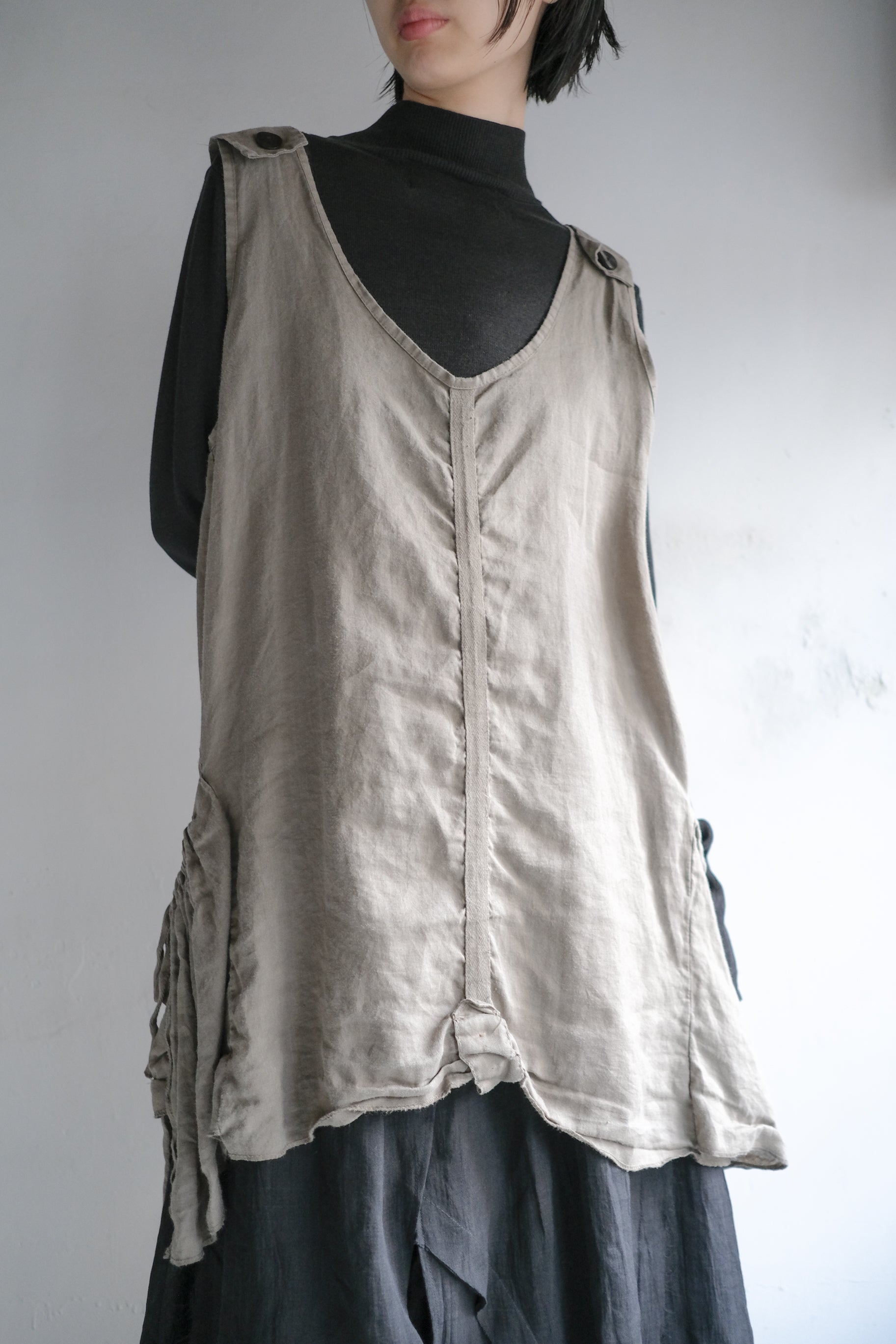 Italian Linen Sleeveless Top / 義大利麻質無袖上衣