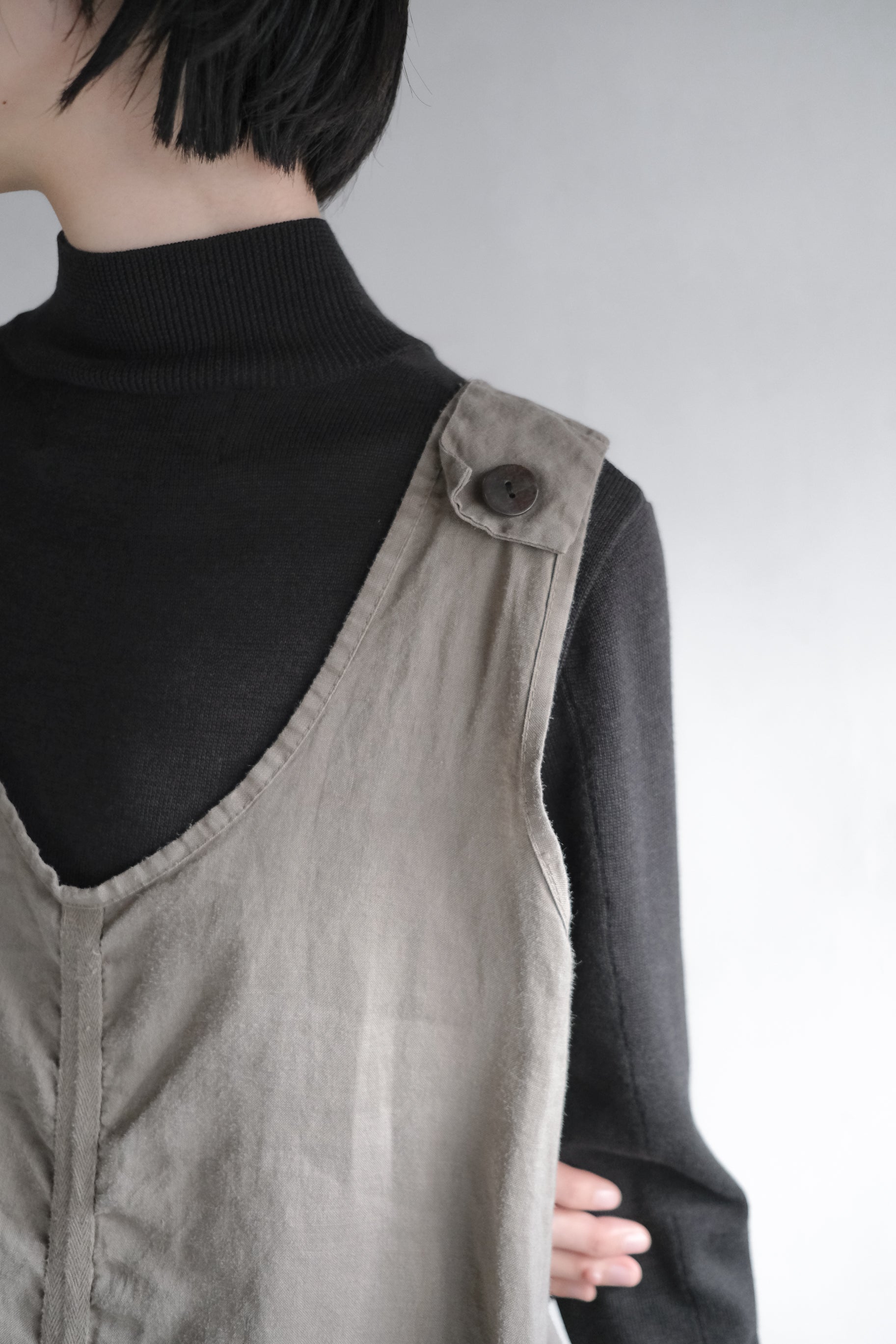 Italian Linen Sleeveless Top / 義大利麻質無袖上衣