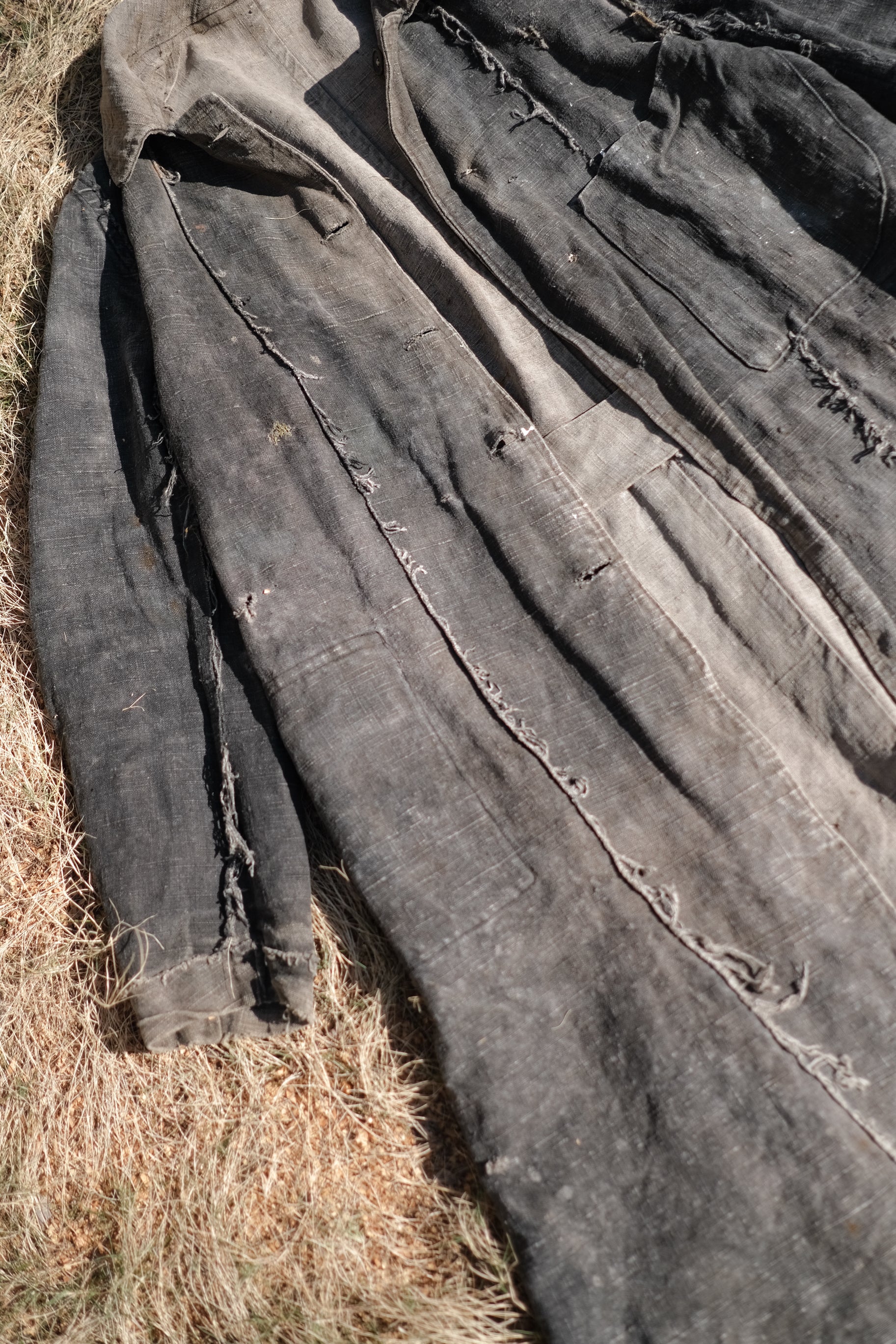 1940’s Belgian Hand Woven Faded Grey Raw Linen Work Coat / 比利時古著手織褪灰色原麻工作大衣