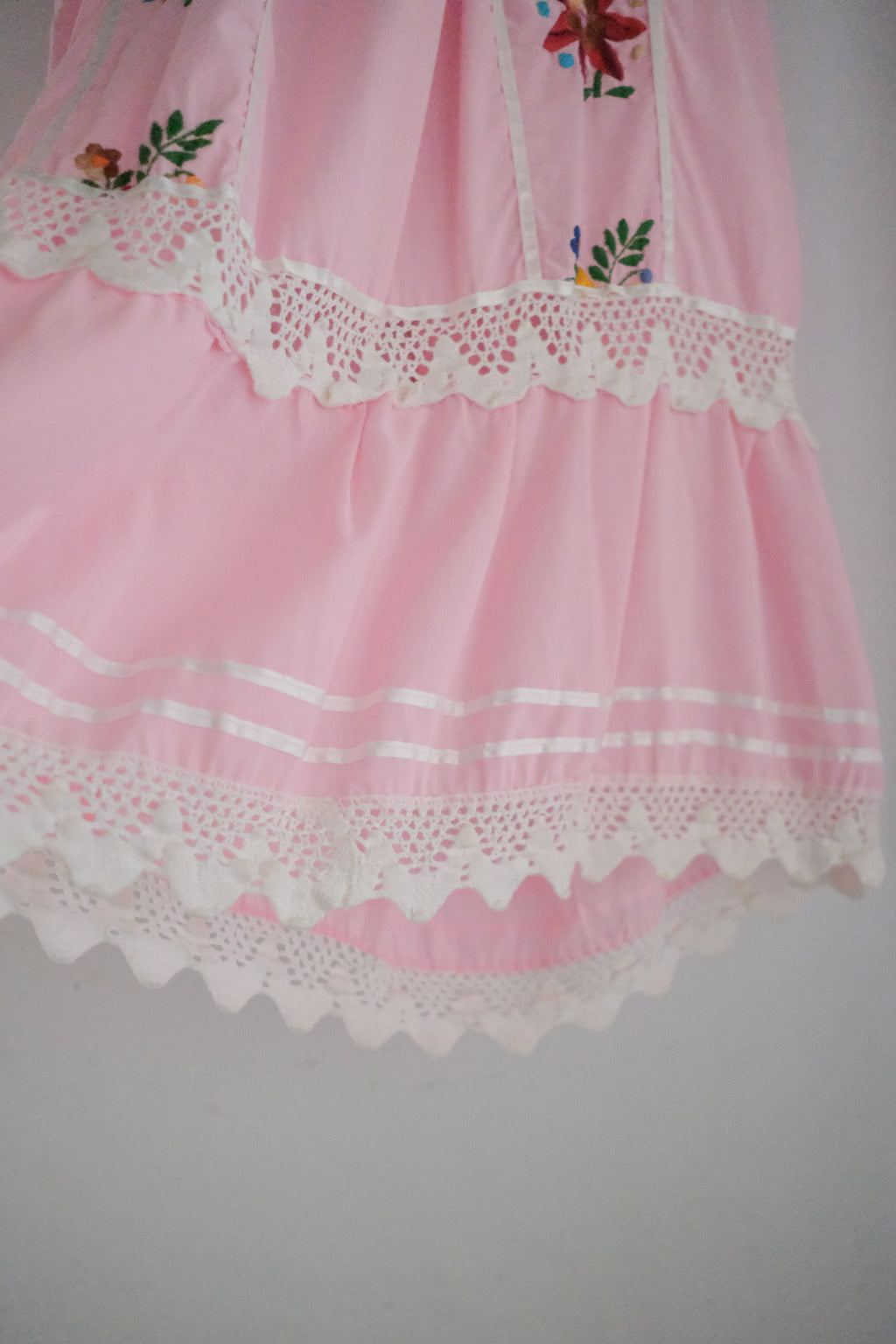 Mexican Embroidered Dress / 墨西哥刺繡洋裝