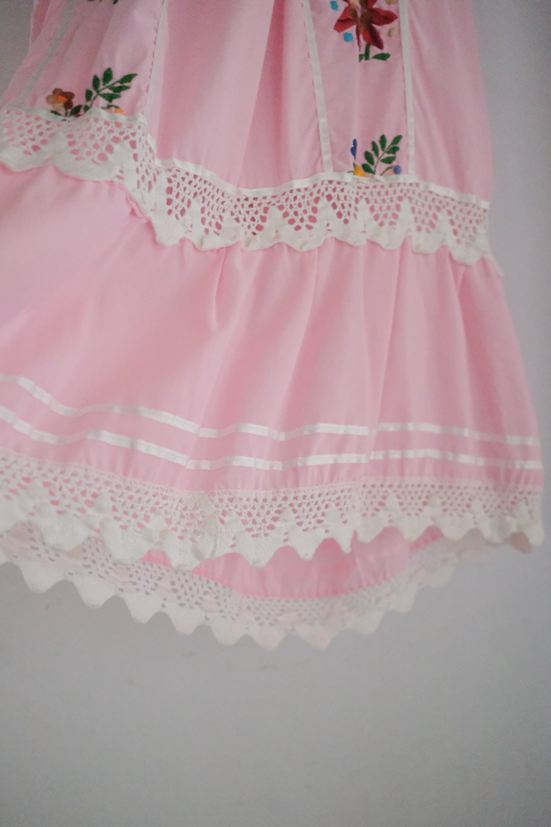 Mexican Embroidered Dress / 墨西哥刺繡洋裝