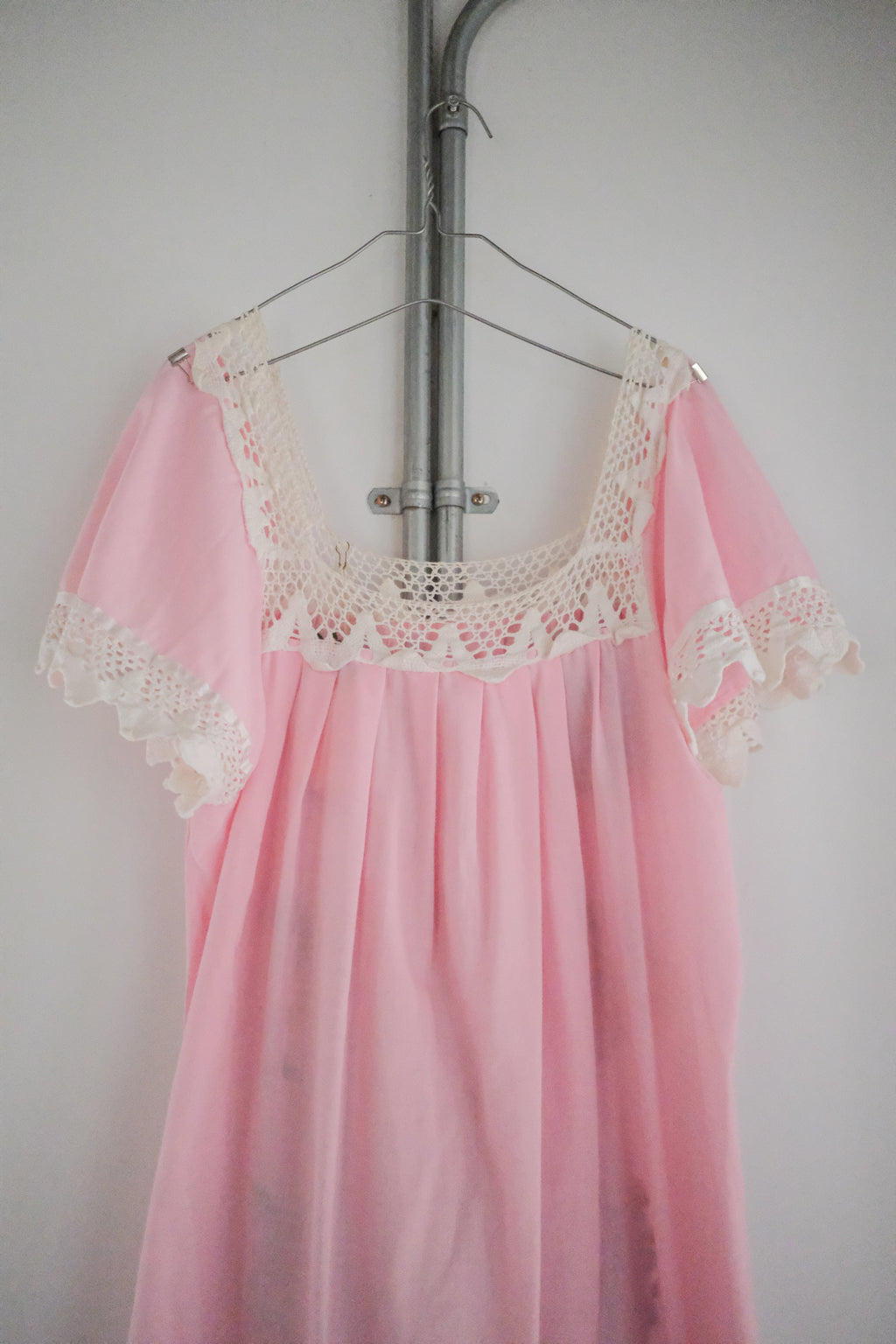 Mexican Embroidered Dress / 墨西哥刺繡洋裝
