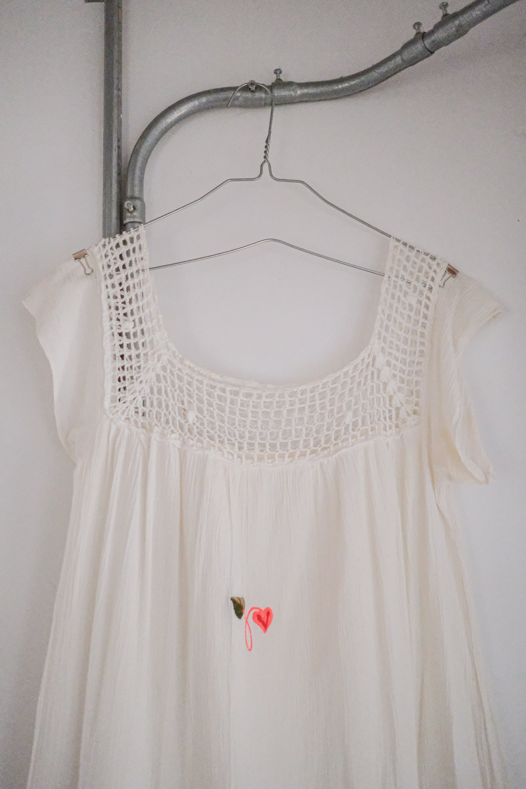 Mexican Embroidered Dress / 墨西哥無袖刺繡洋裝