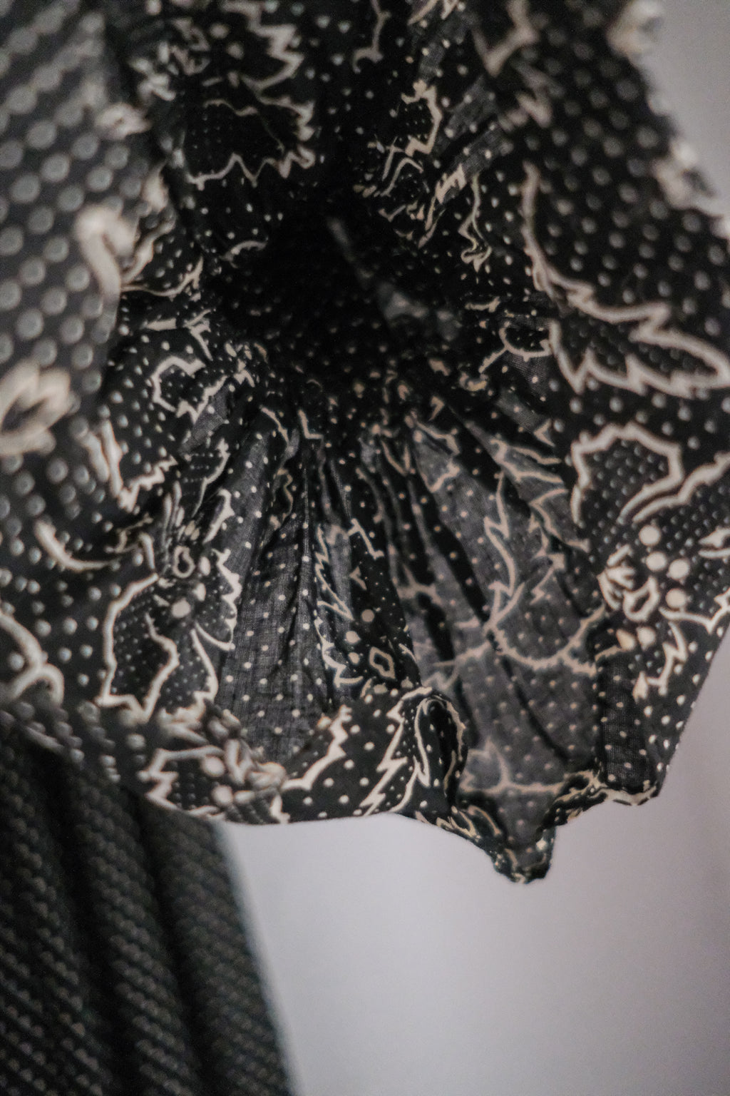 1970's "Ellen Tracy" Polka Dot Ruffled Maxi Dress / 波點荷葉邊長裙