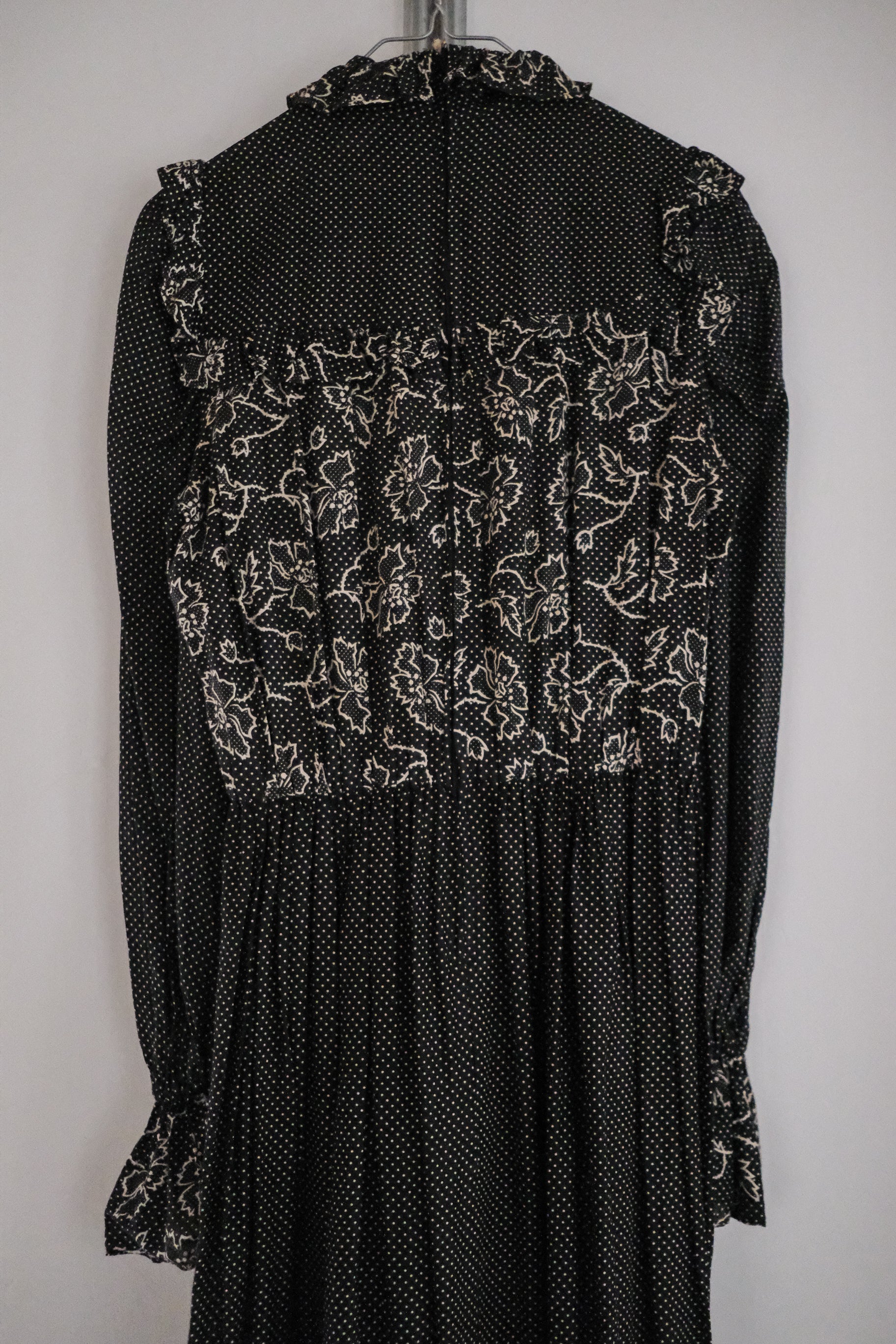 1970's "Ellen Tracy" Polka Dot Ruffled Maxi Dress / 波點荷葉邊長裙