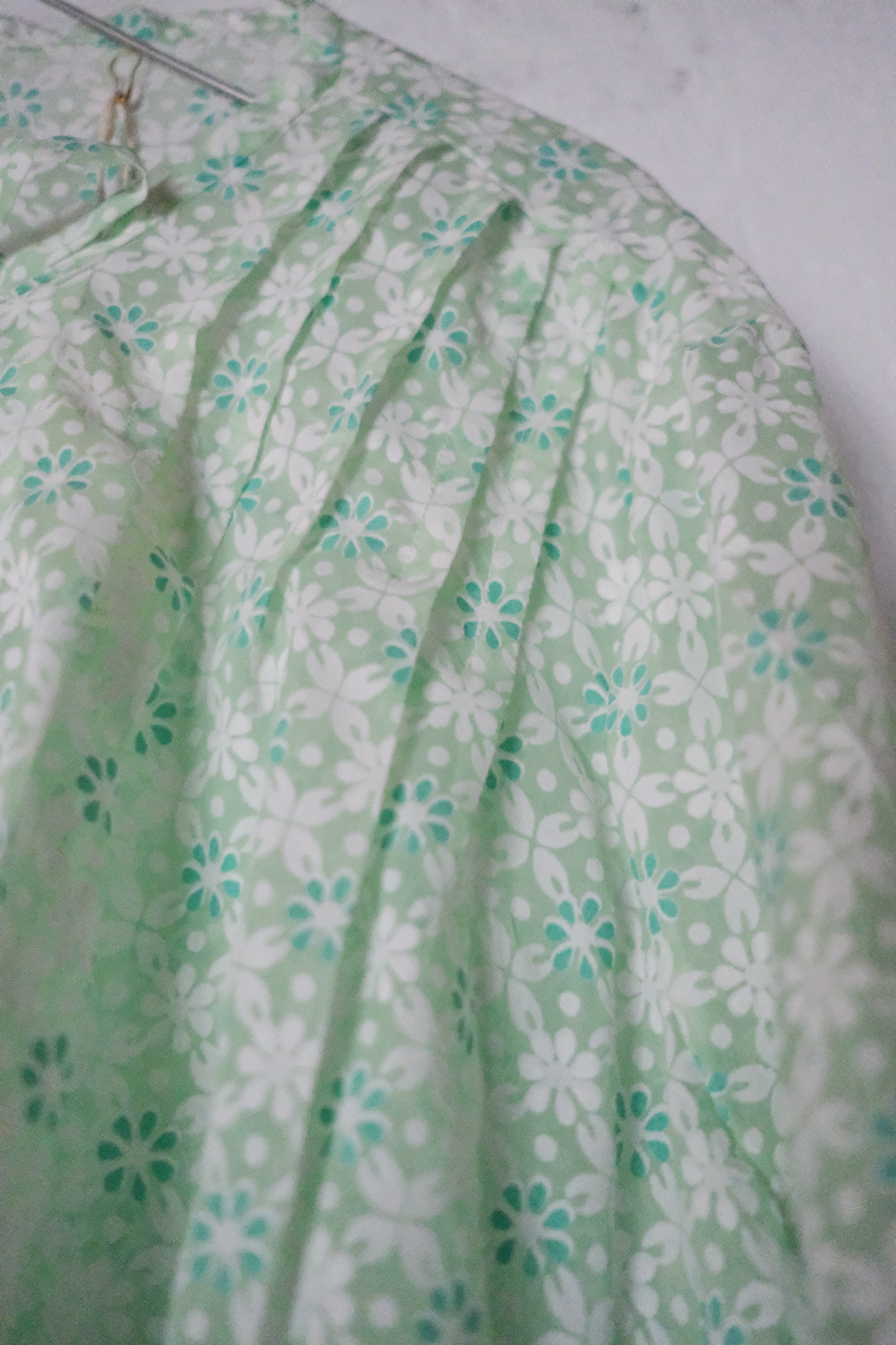 Vintage Vert Floral Dress / 綠色花朵薄洋裝