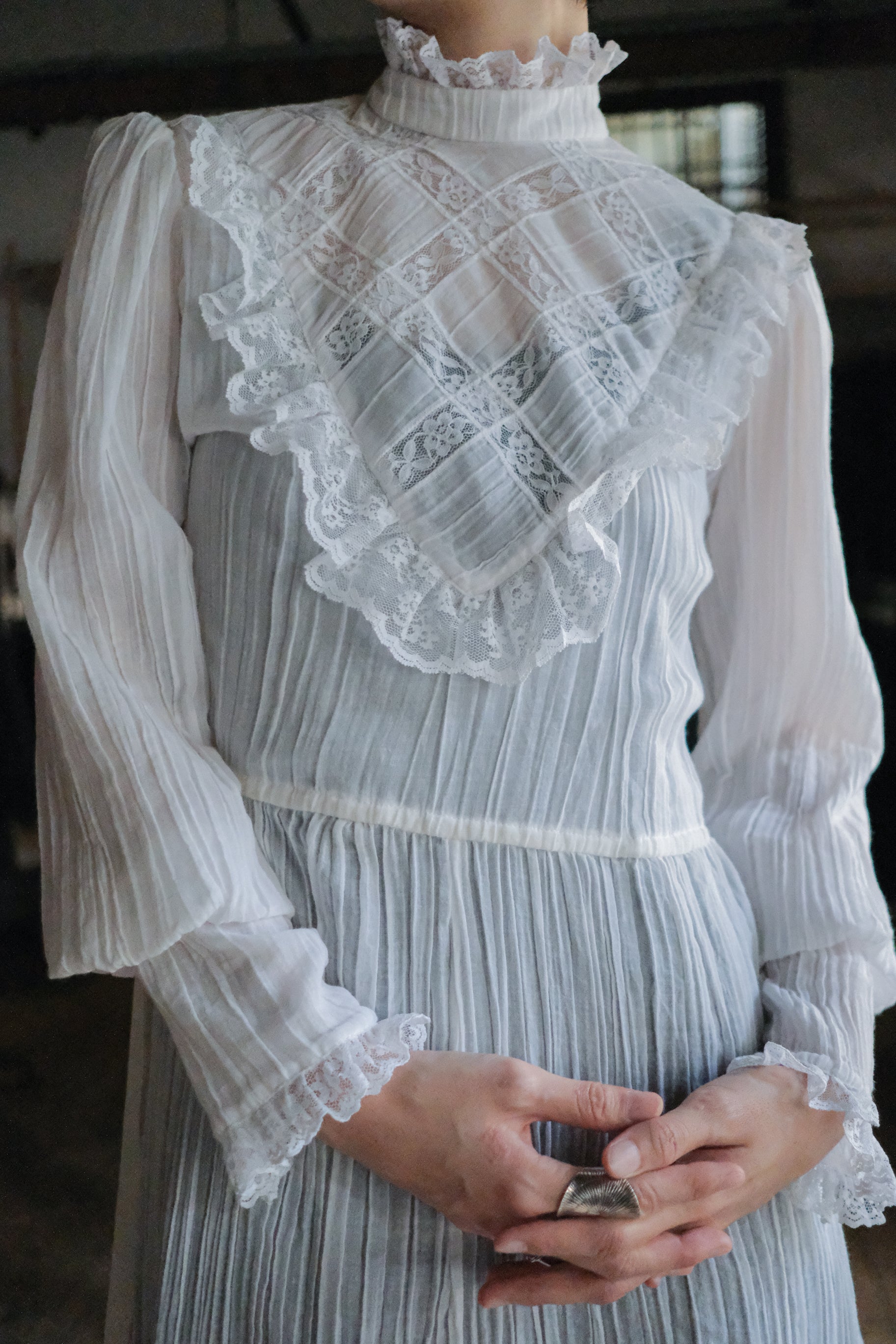 Vintage Lace Gauze Dress / 珍珠白蕾絲薄紗洋裝