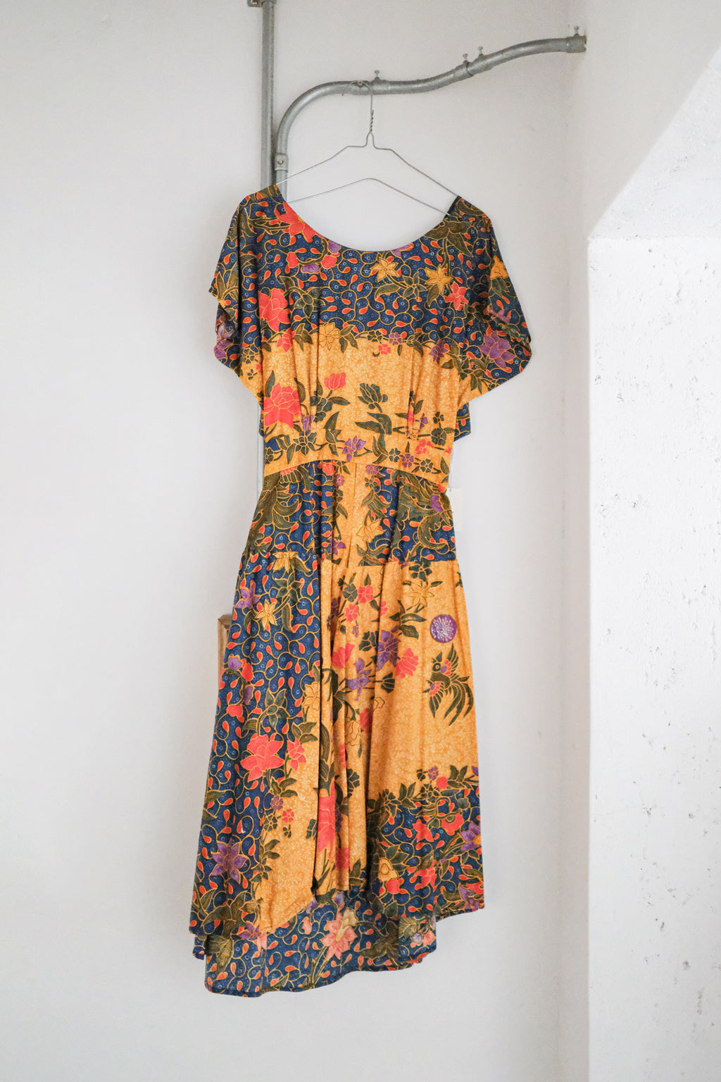 Vintage Folk Print Dress / 南洋印花蝴蝶袖洋裝