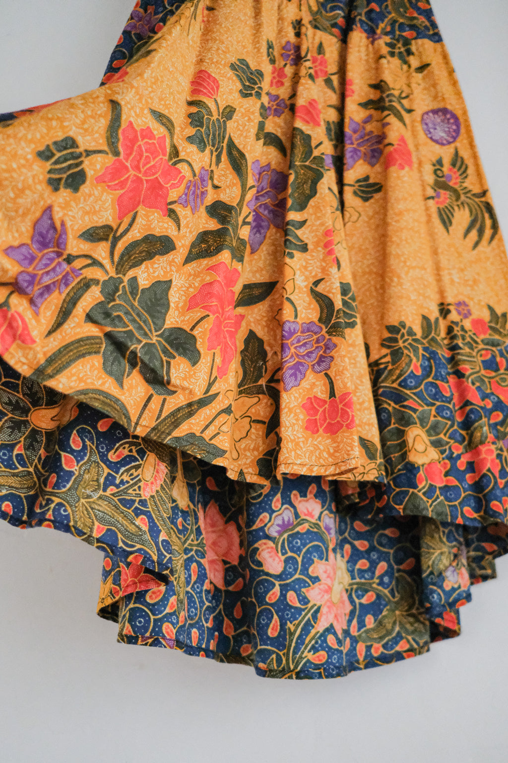 Vintage Folk Print Dress / 南洋印花蝴蝶袖洋裝