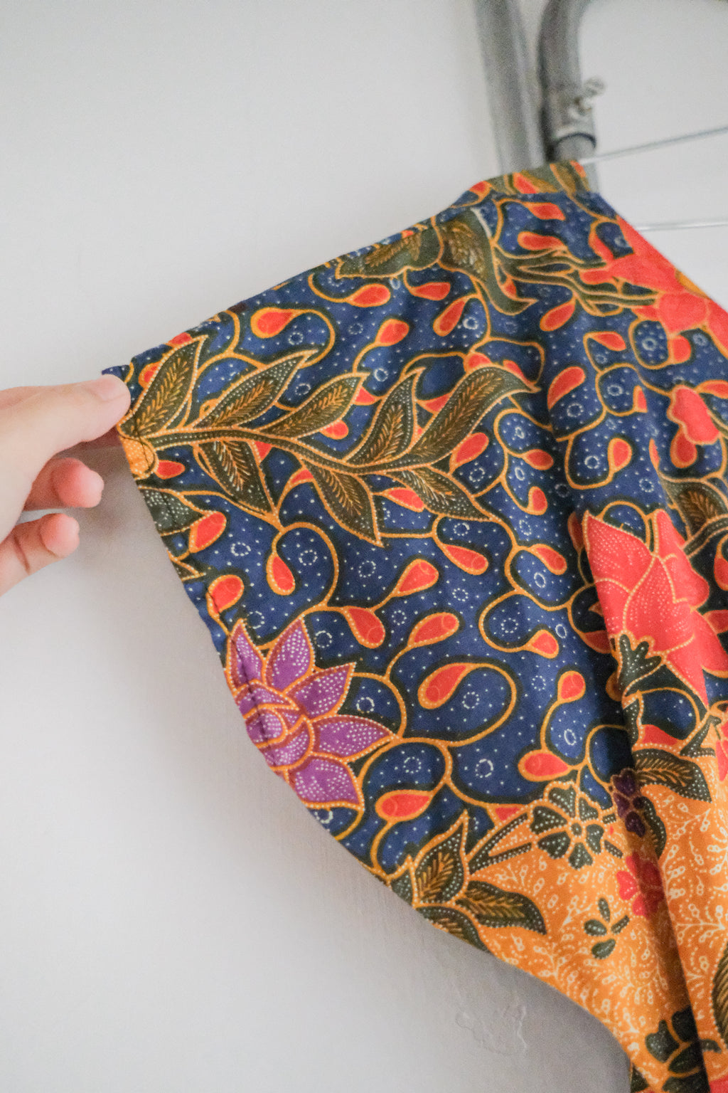 Vintage Folk Print Dress / 南洋印花蝴蝶袖洋裝