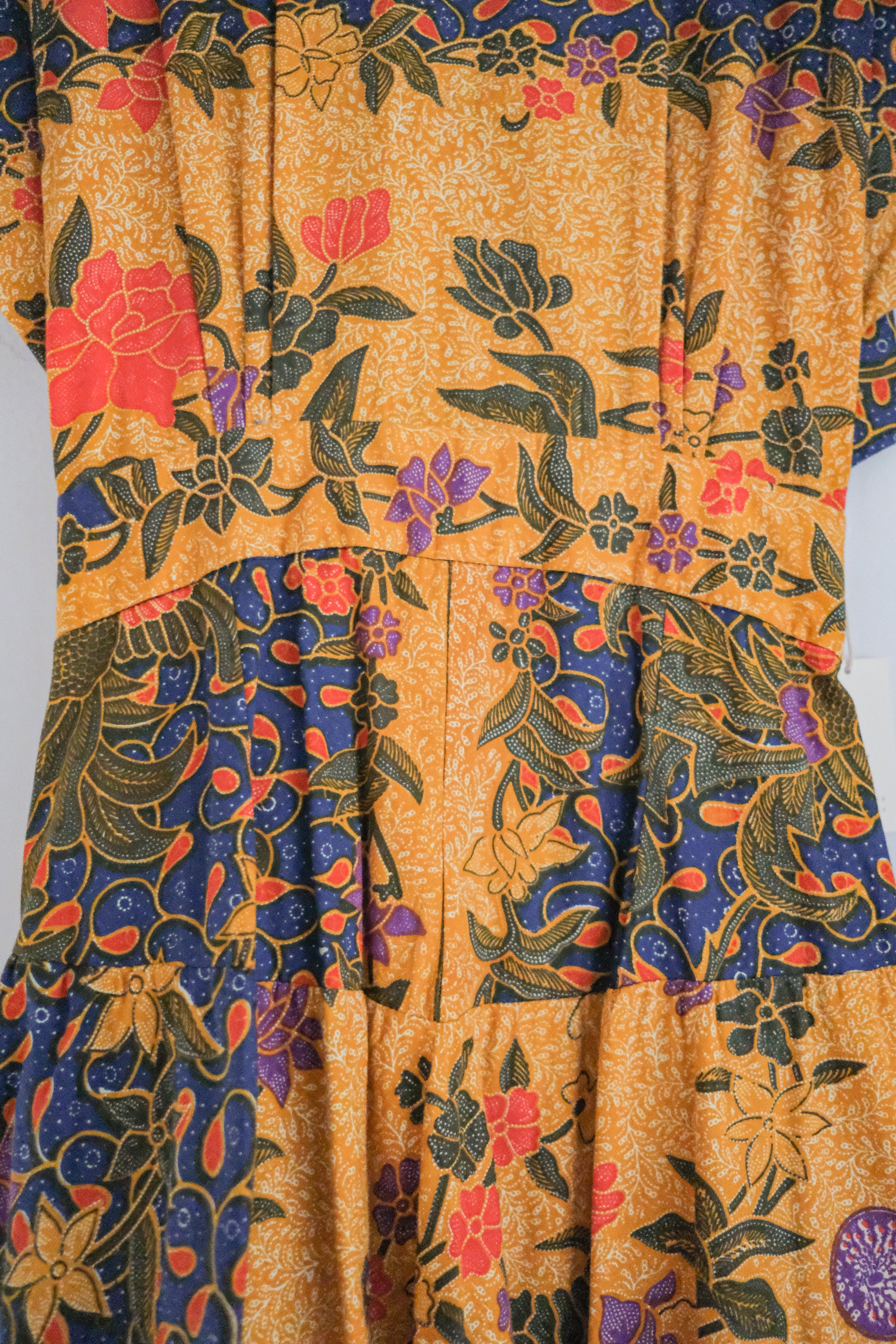 Vintage Folk Print Dress / 南洋印花蝴蝶袖洋裝
