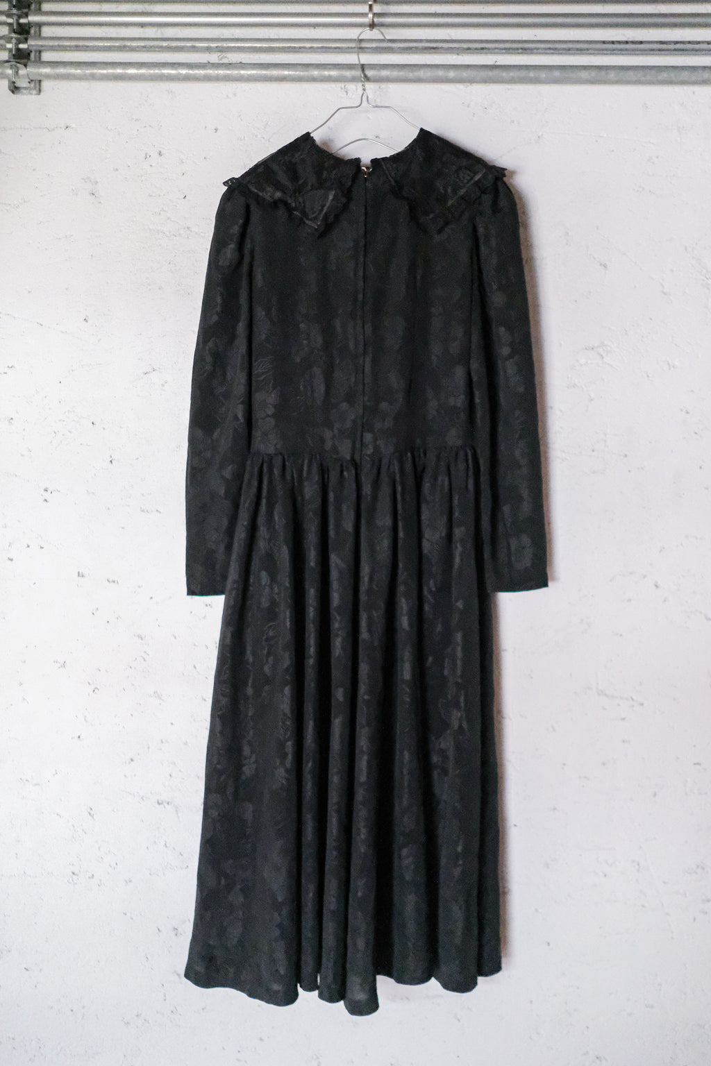 Vintage Lace long Sleeve Dress / 黑色蕾絲長袖洋裝