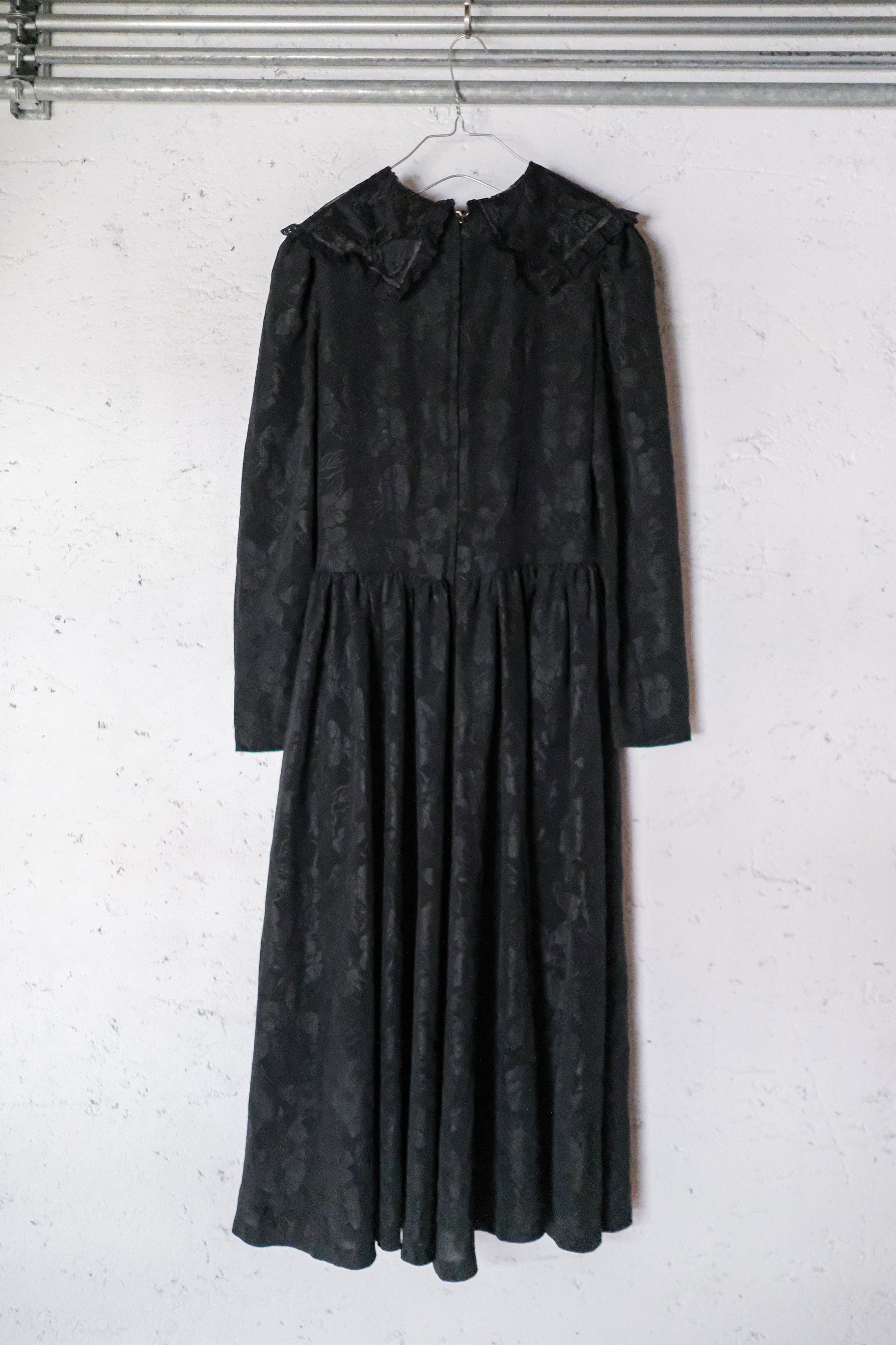Vintage Lace long Sleeve Dress / 黑色蕾絲長袖洋裝