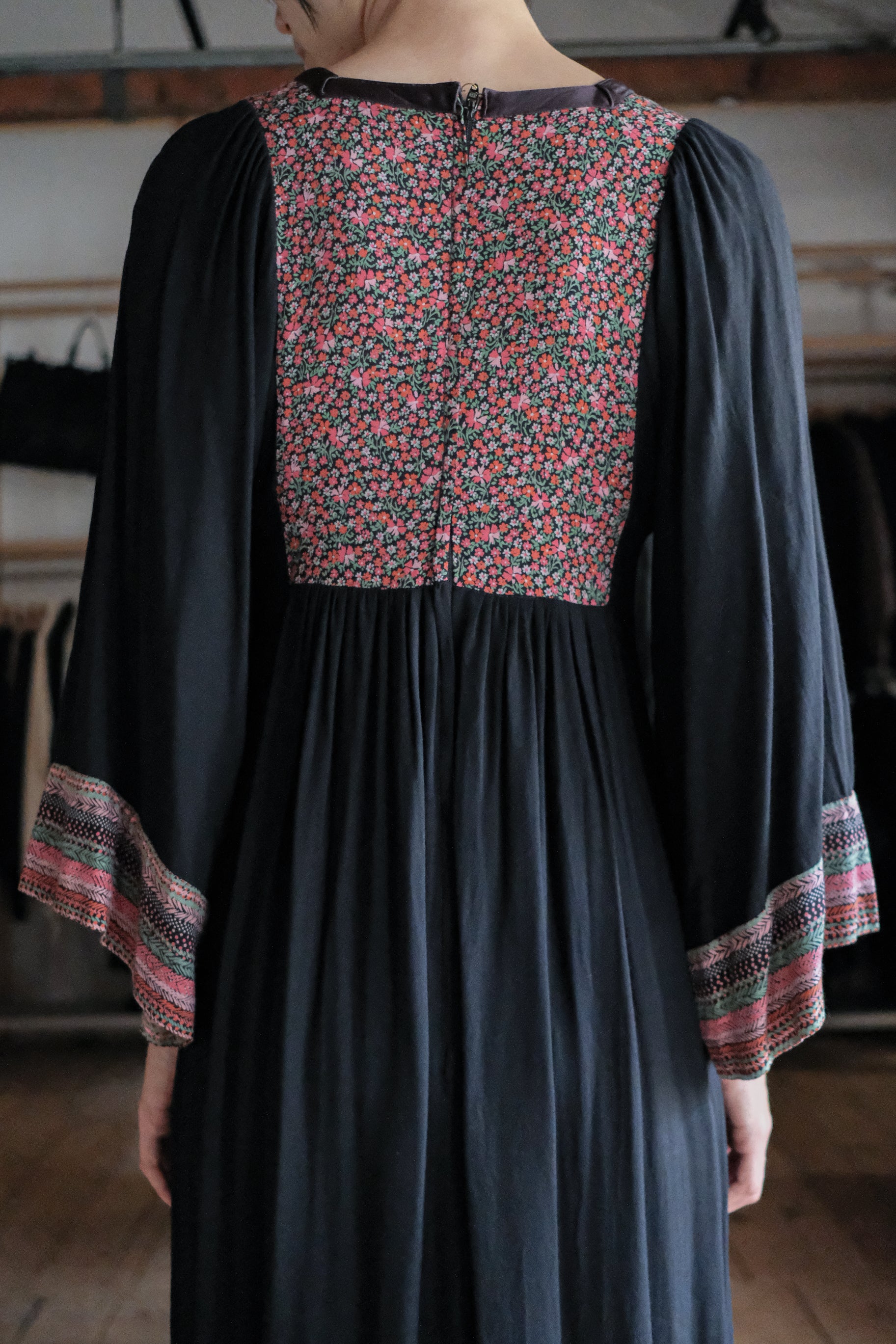 1970's Wallis Boho Dress / 碎花圍兜雙緞帶細褶洋裝