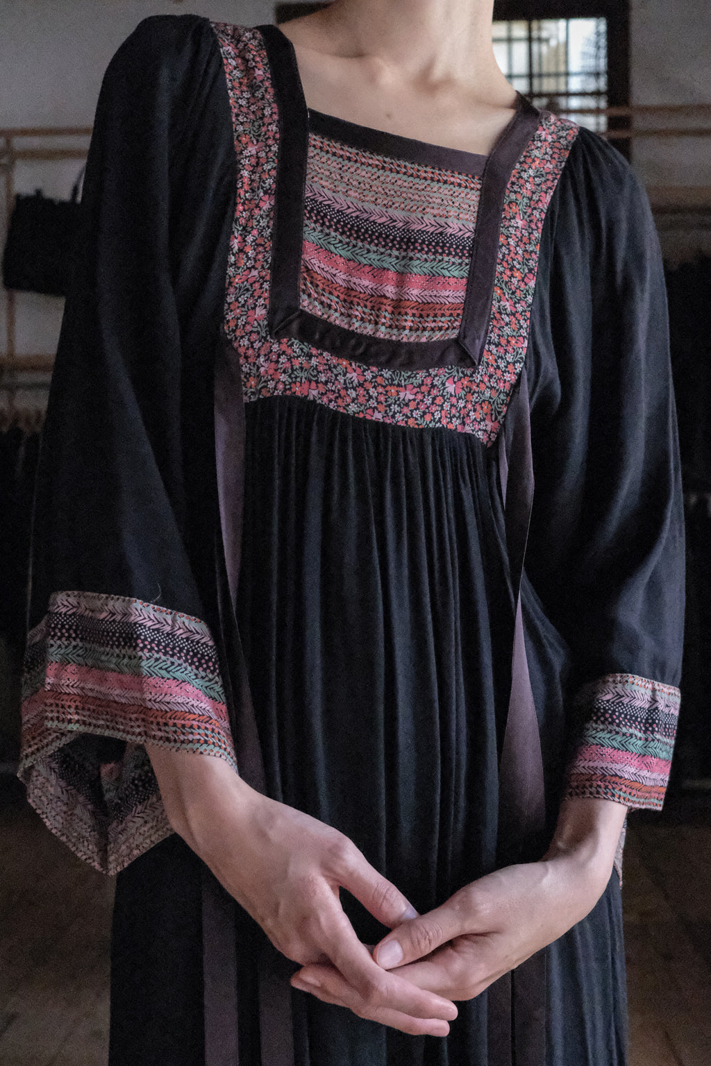 1970's Wallis Boho Dress / 碎花圍兜雙緞帶細褶洋裝