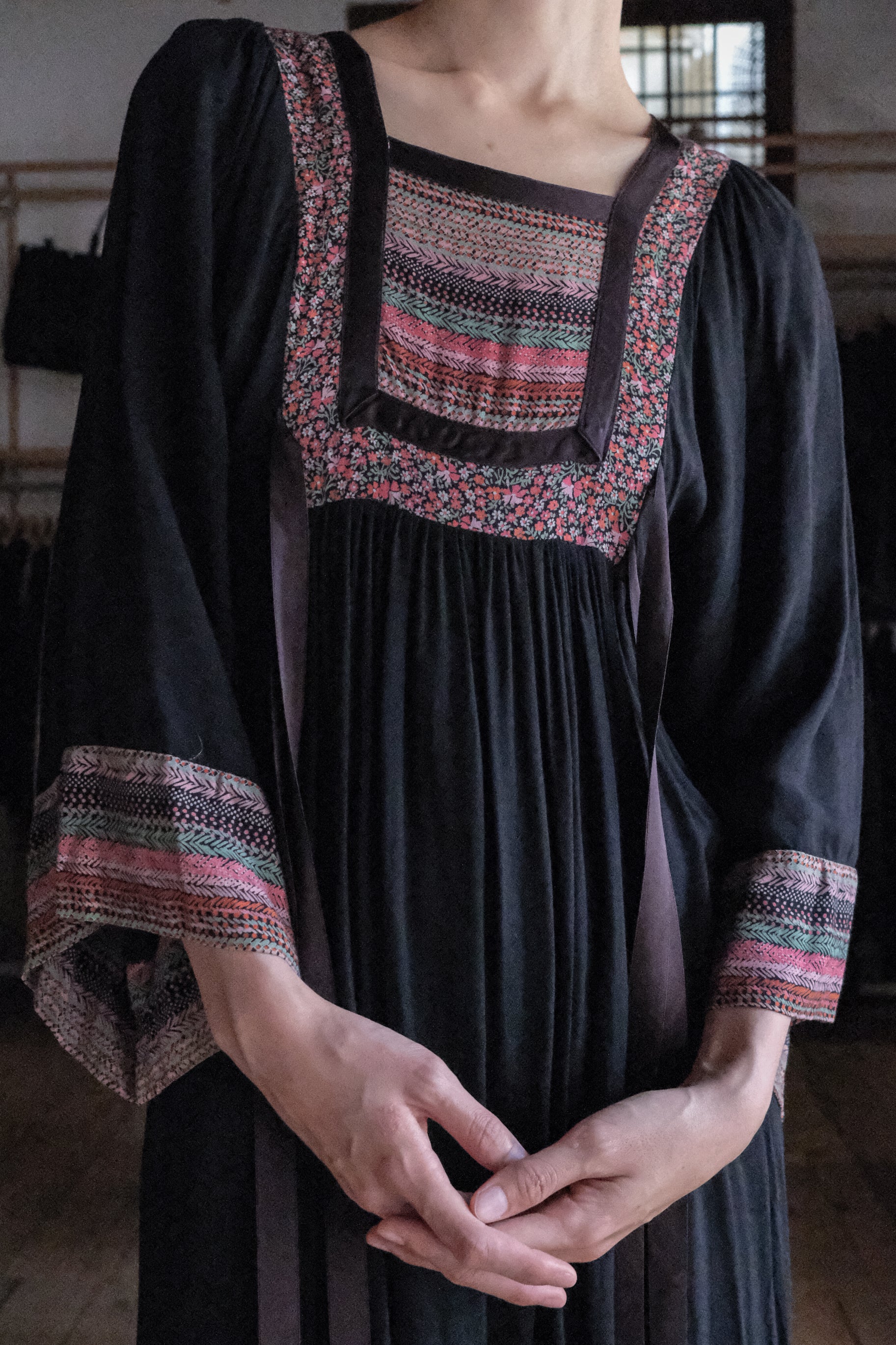 1970's Wallis Boho Dress / 碎花圍兜雙緞帶細褶洋裝