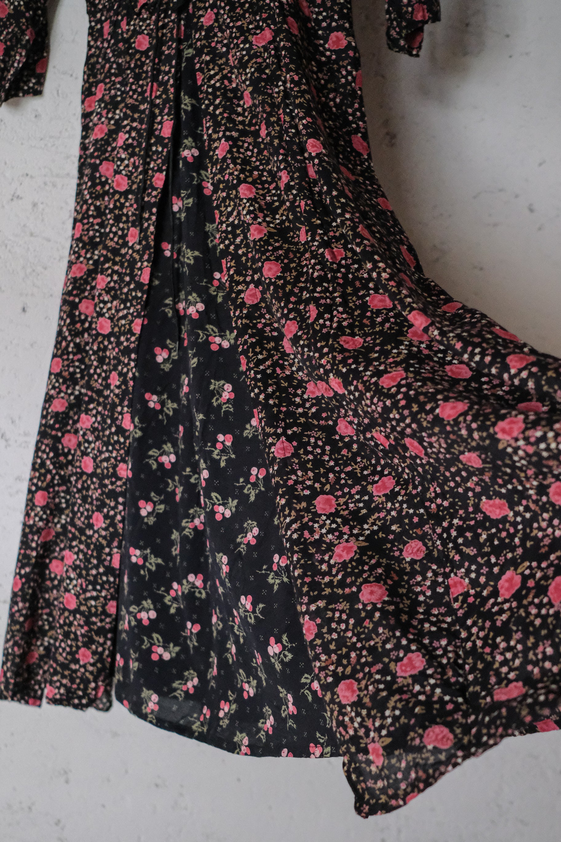 Vintage Calico Dress / 碎花綁帶洋裝