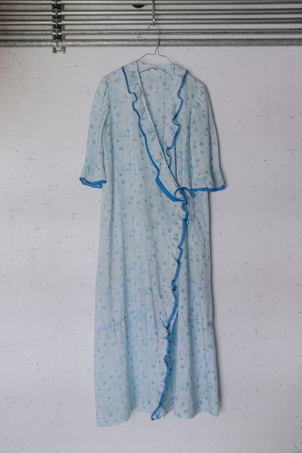 Vintage Floral Night Dress / 水波藍荷葉邊透膚開襟睡衣洋裝