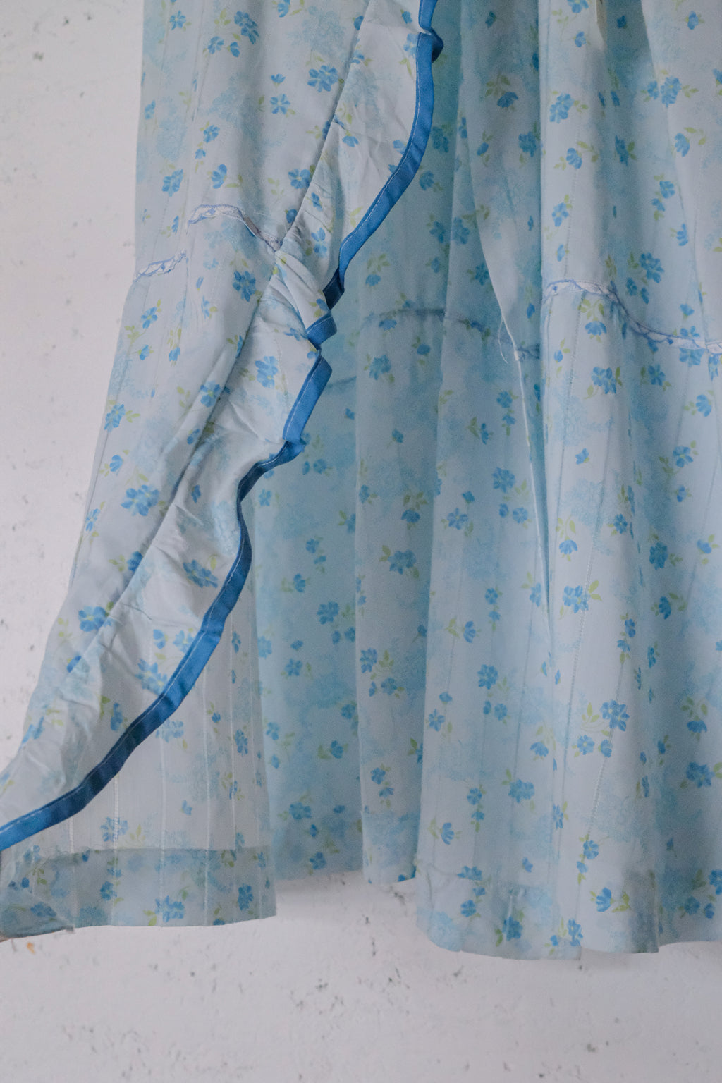 Vintage Floral Night Dress / 水波藍荷葉邊透膚開襟睡衣洋裝