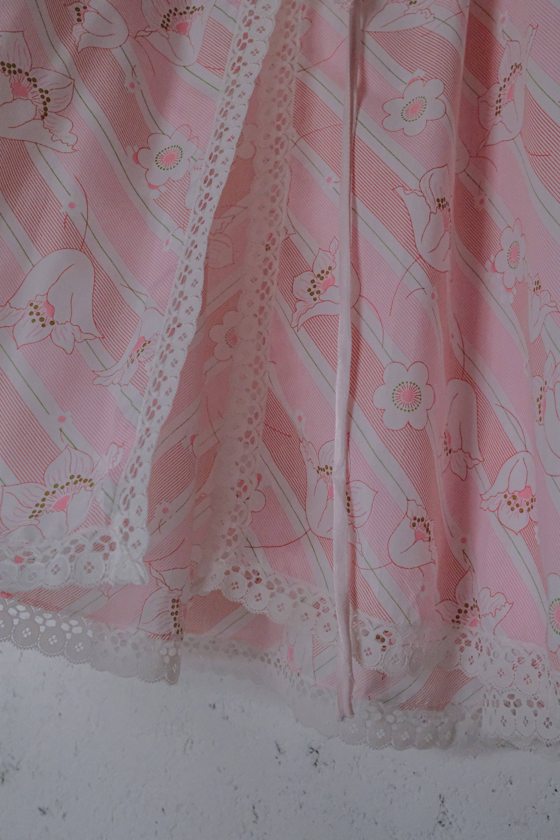 Vintage Floral Sheer Night Dress / 白木蘭蕾絲開襟睡衣洋裝